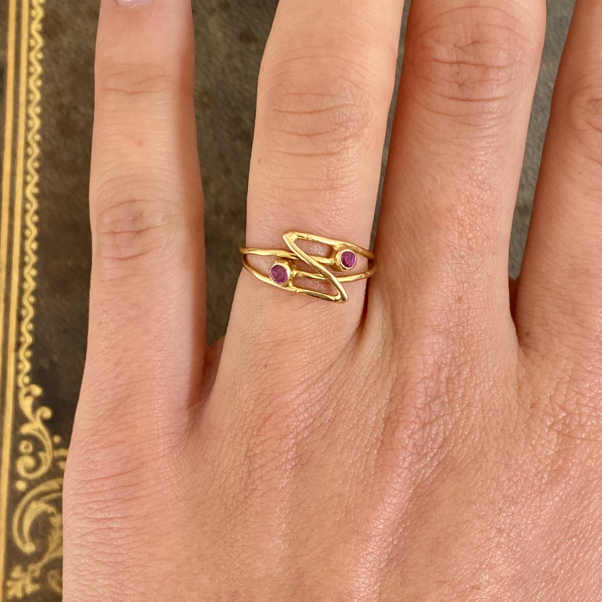 Anello vintage in oro 18kt con due rubini ct 0,15 ca.