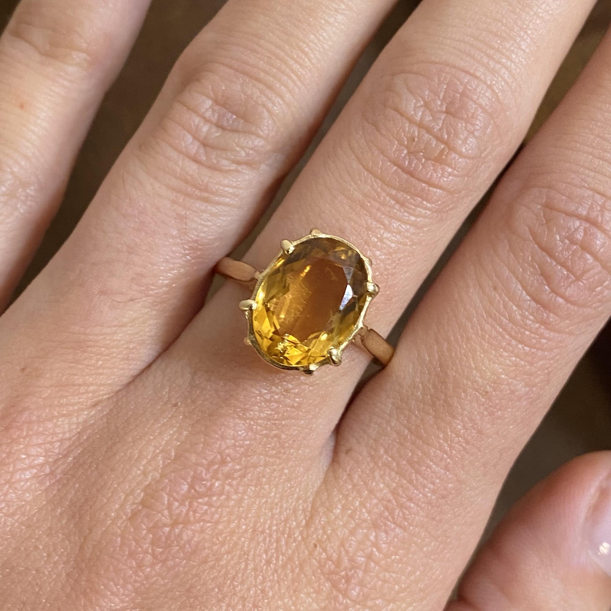 Anello anni  50 in oro giallo 18kt e topazio