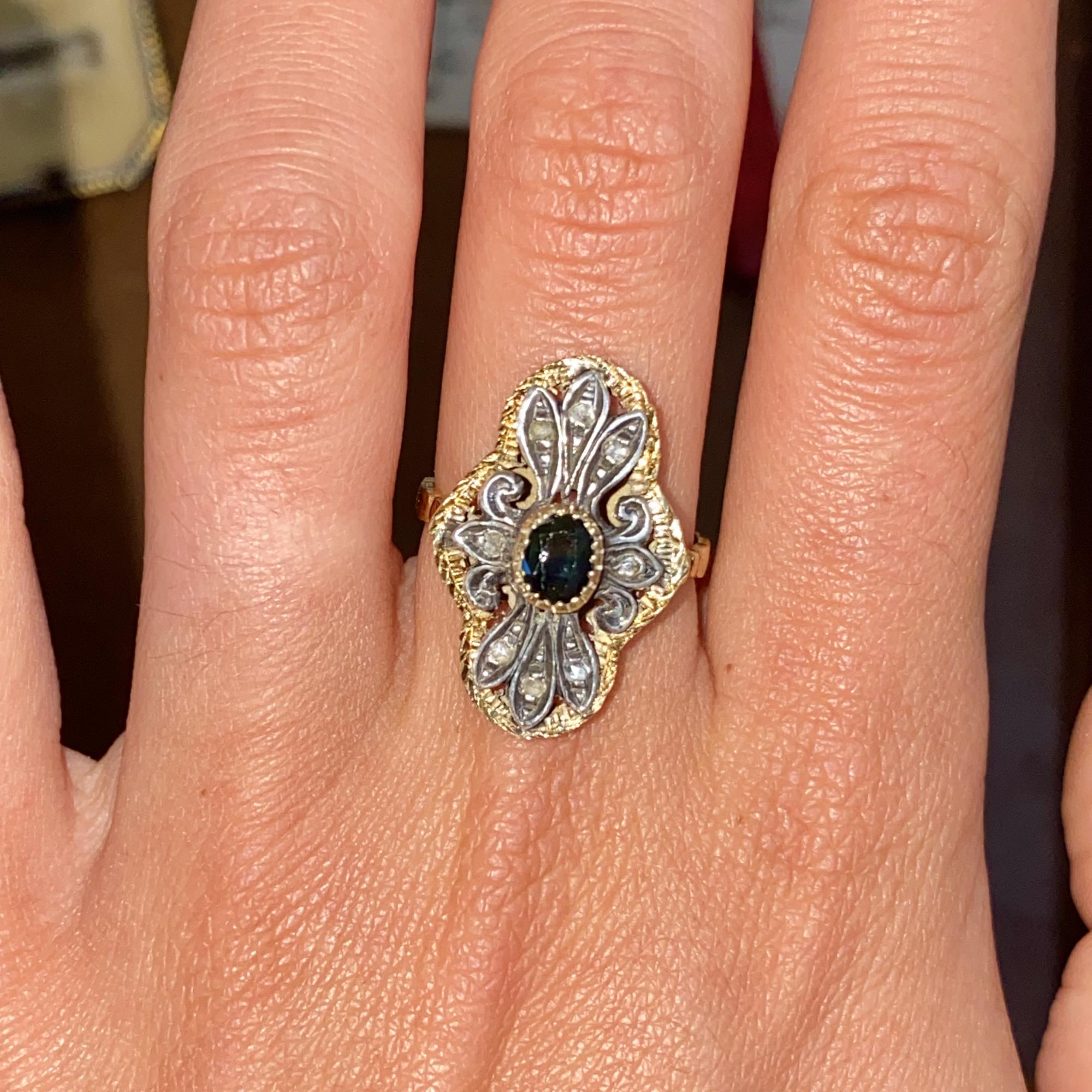 Anello antico in oro 18kt e argento con diamanti taglio antico ct 0,10 ca. e zaffiro ct 0,30 ca.