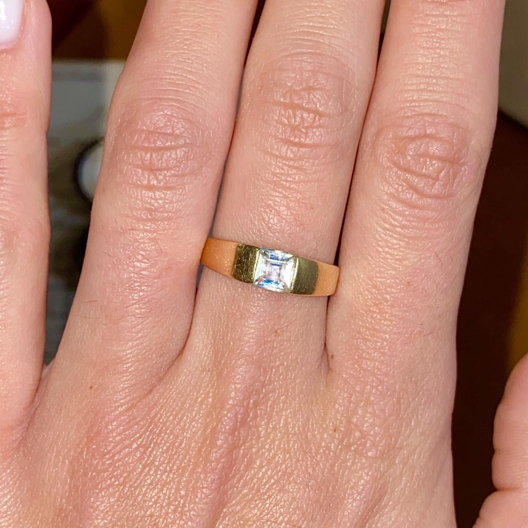 Anello in oro 18kt con acquamarina ct 0,30 ca.