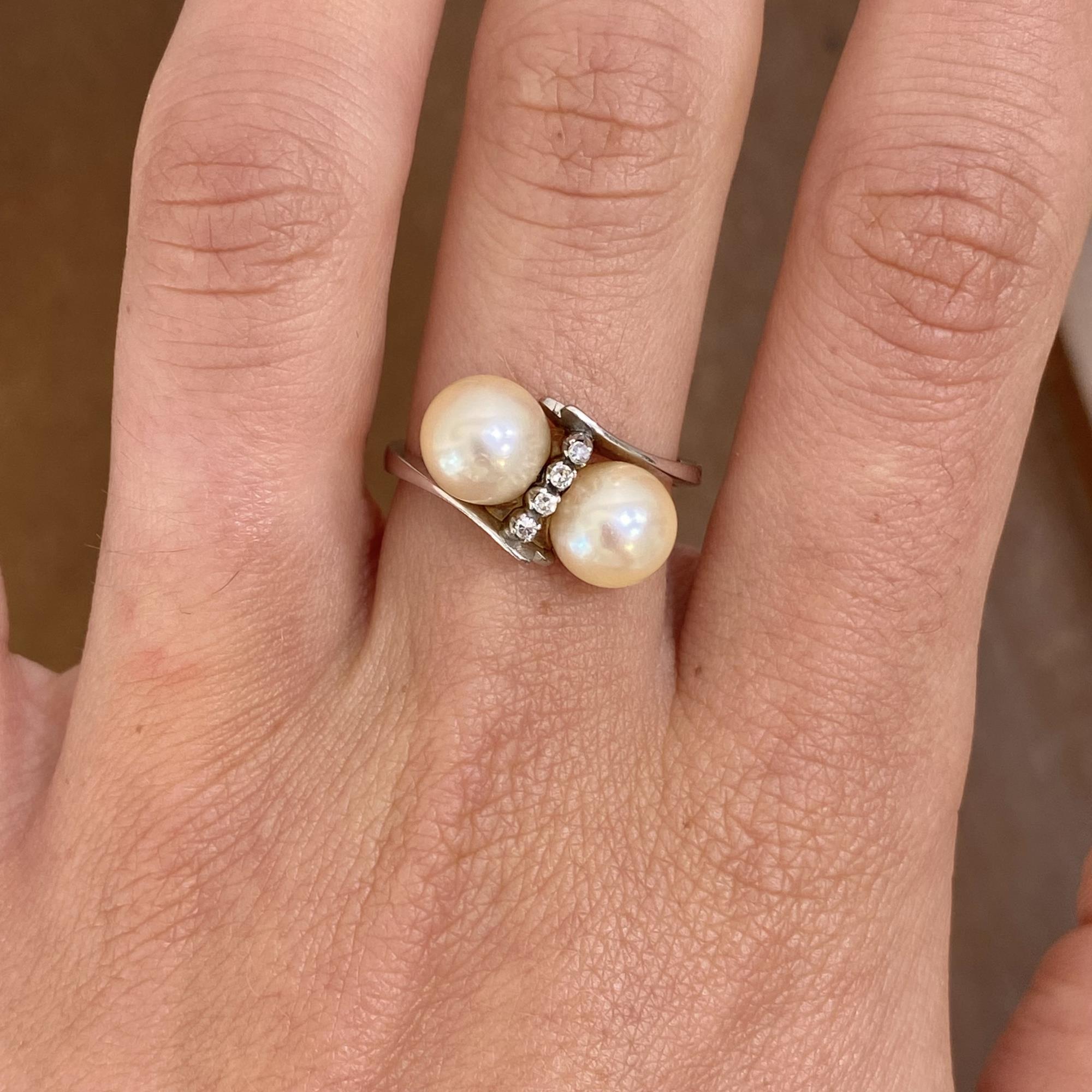 Anello vintage contrariè con perle mm 7 e diamanti ct 0,05 ca.