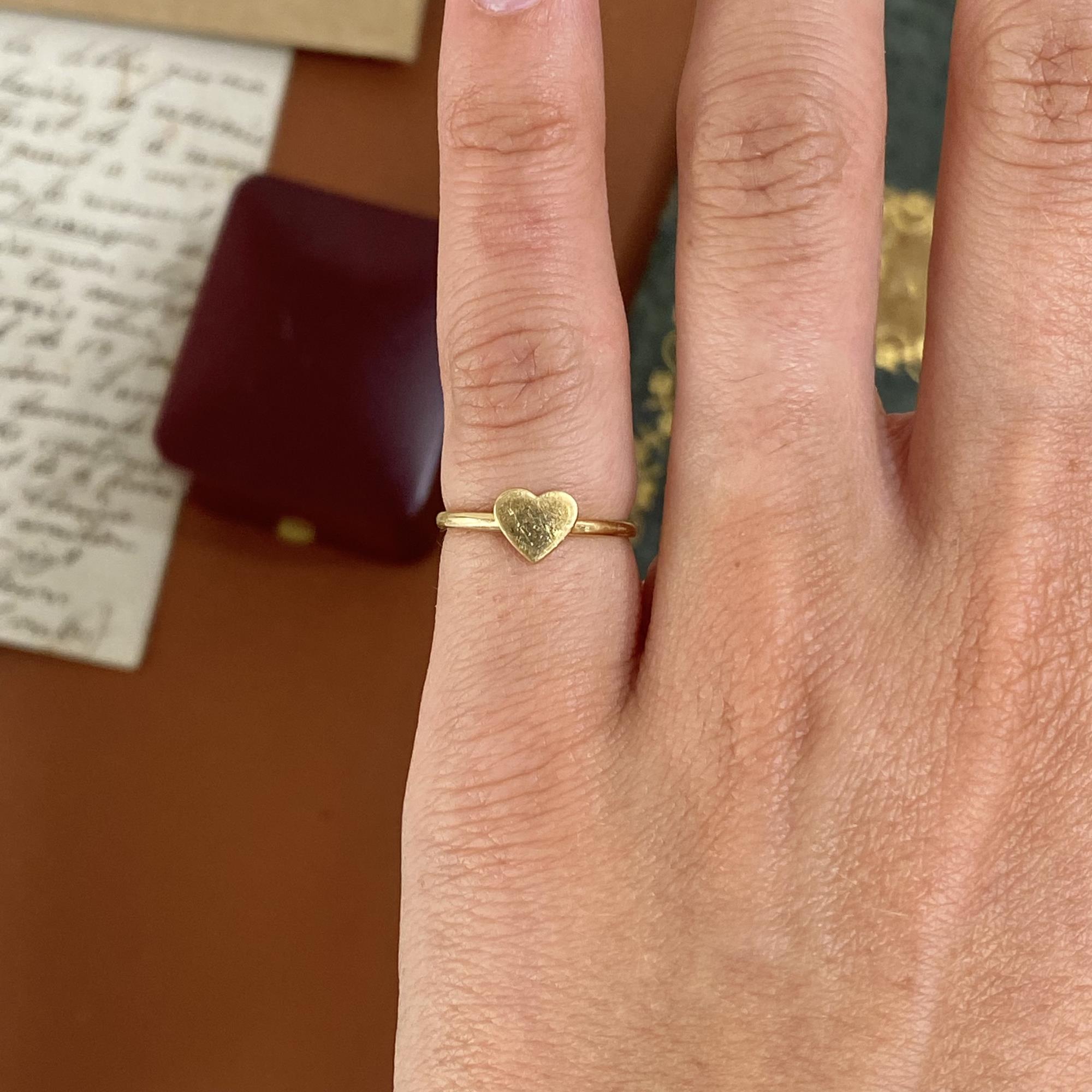 Anello vintage cuoricino in oro 18kt