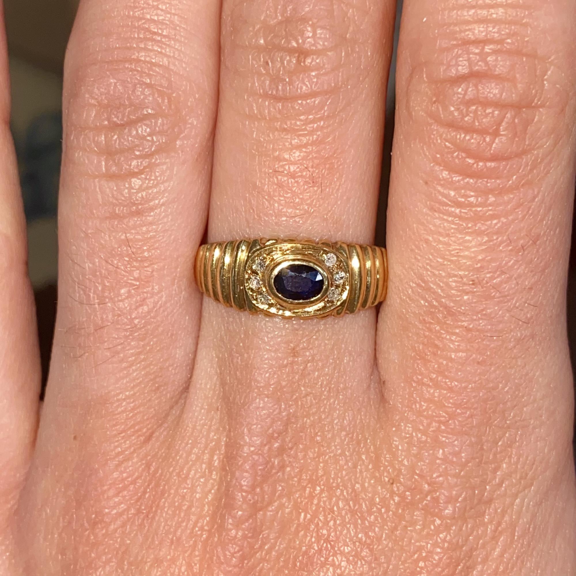 Anello vintage fascia con zaffiro naturale ct 0,50 ca. e diamanti naturali ct 0,10 ca.