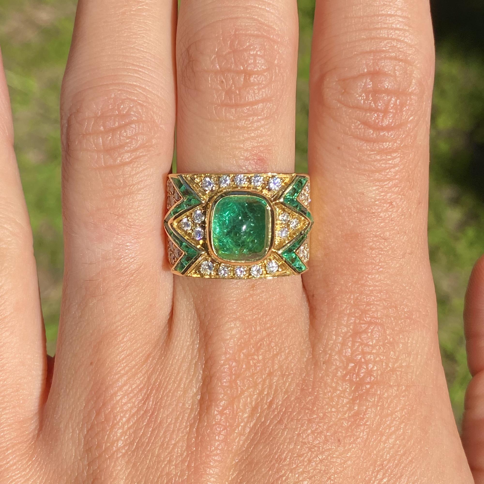 Anello vintage fascia in oro 18kt con smeraldi ct 2,70 ca. e diamanti ct 1,00 ca.