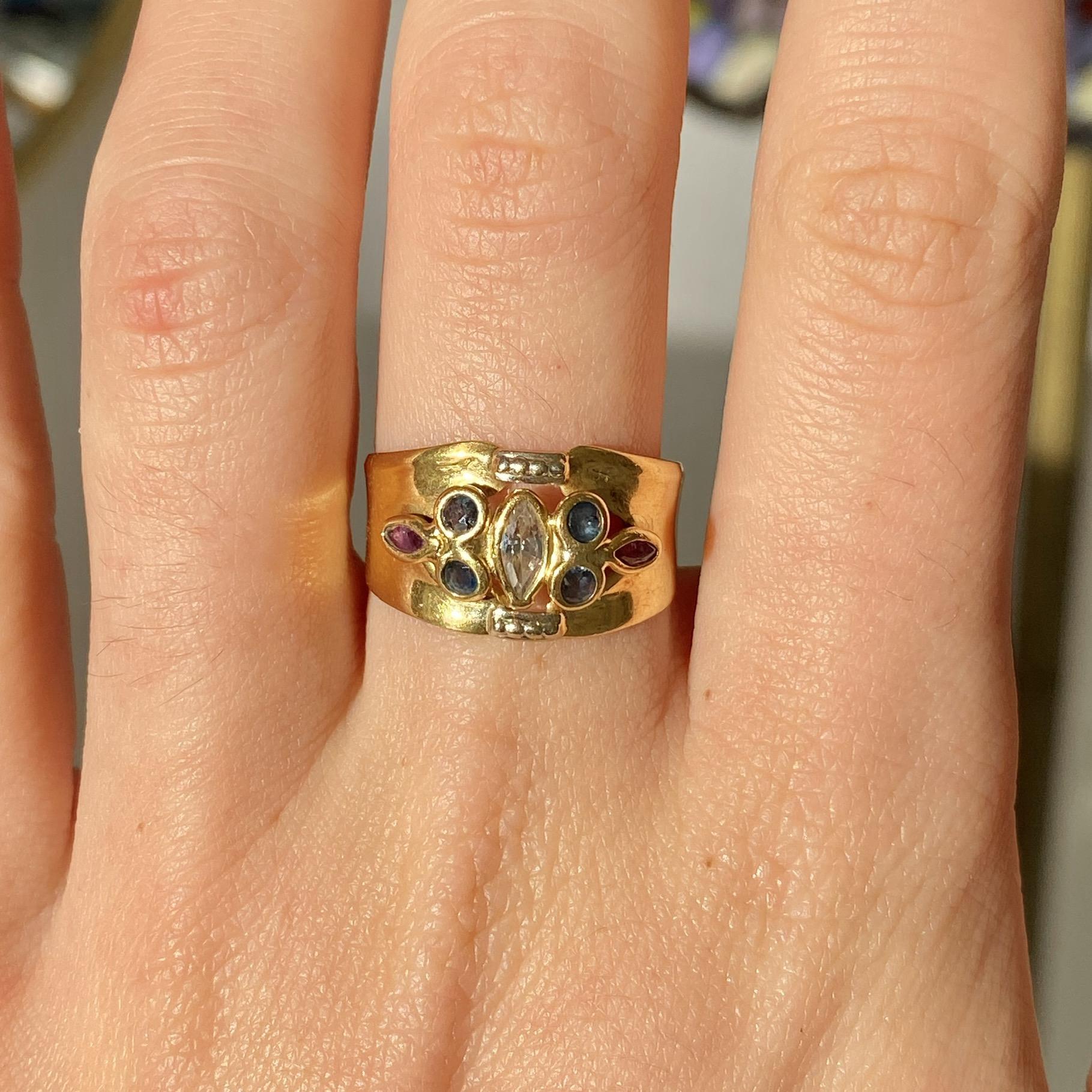 Anello vintage fascia in oro 18kt con zaffiri ct 0,20 ca. rubini ct 0,10 ca. e zircone