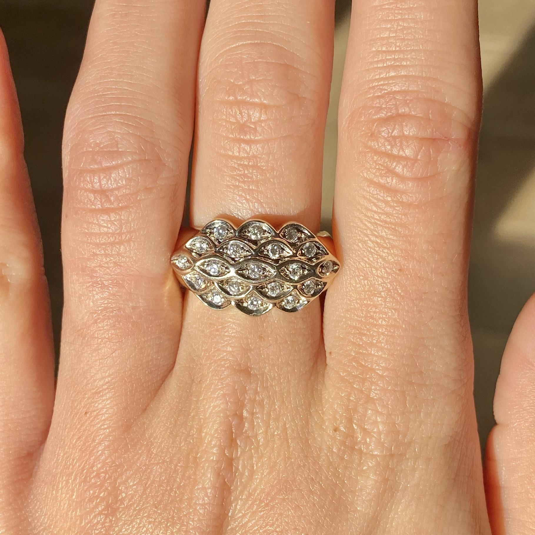 Anello vintage fascia in oro giallo e bianco 18kt con 19 diamanti per ct 0,20 ca.