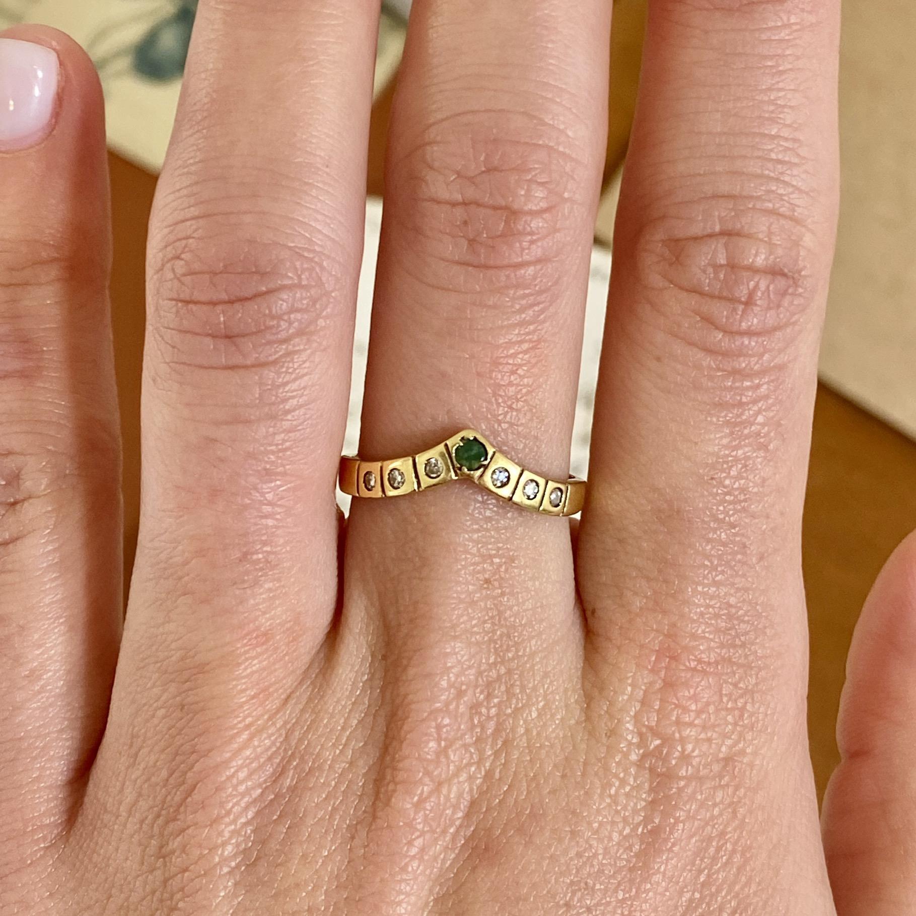 Anello vintage fede indiana in oro 18kt con diamanti ct 0,10 ca. e smeraldo ct 0,10 ca.