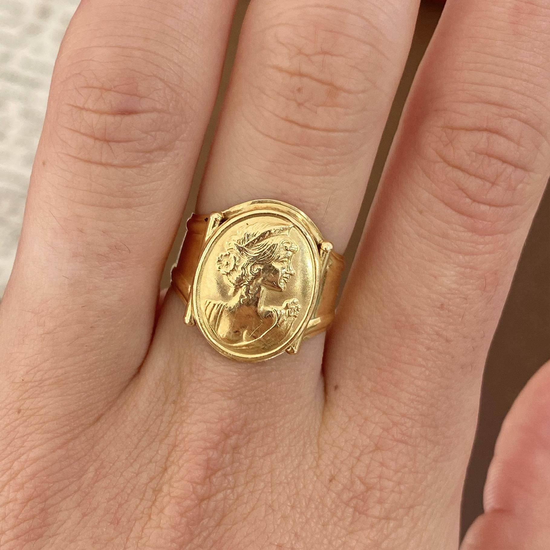 Anello vintage in oro 18kt cammeo raffigurante una dea, misura regolabile