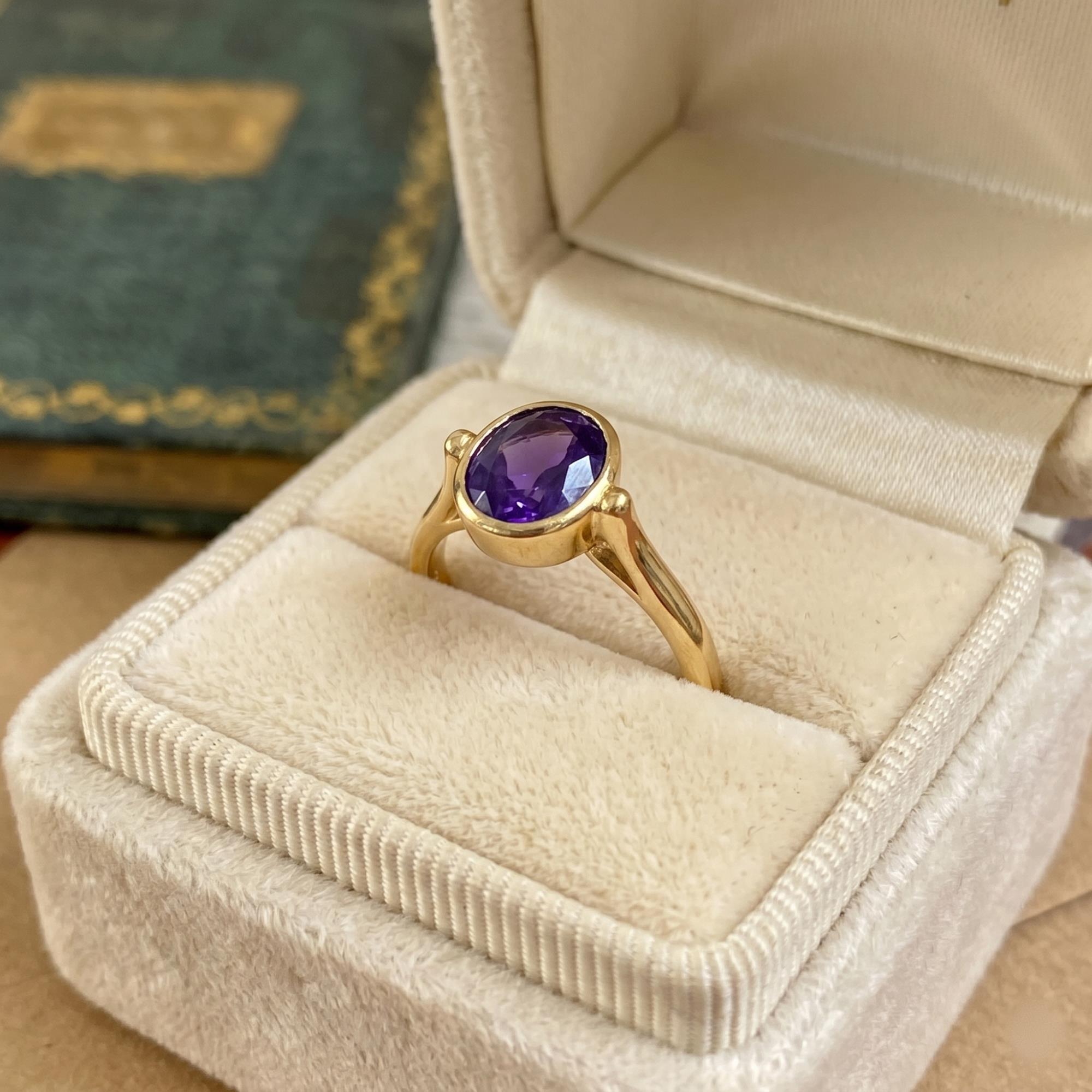 Anello vintage in oro 18kt con ametista ct 1,10 ca.