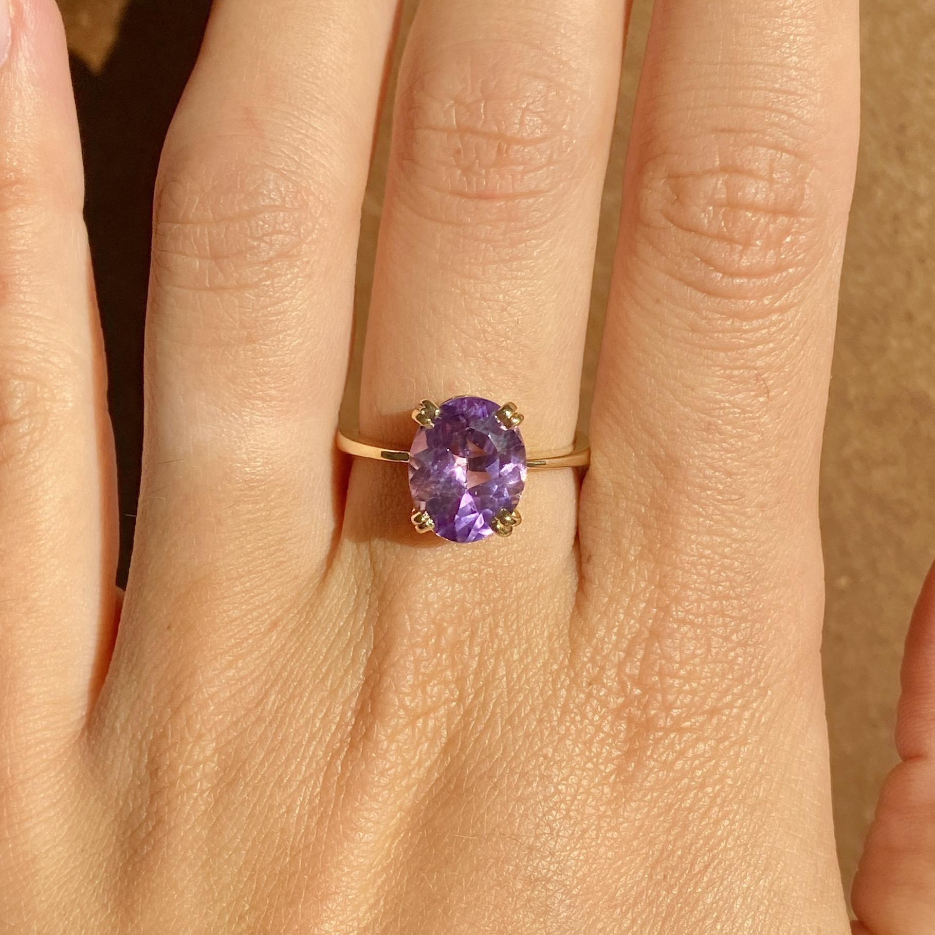 Anello vintage in oro 18kt con ametista ovale naturale ct 1,50 ca.