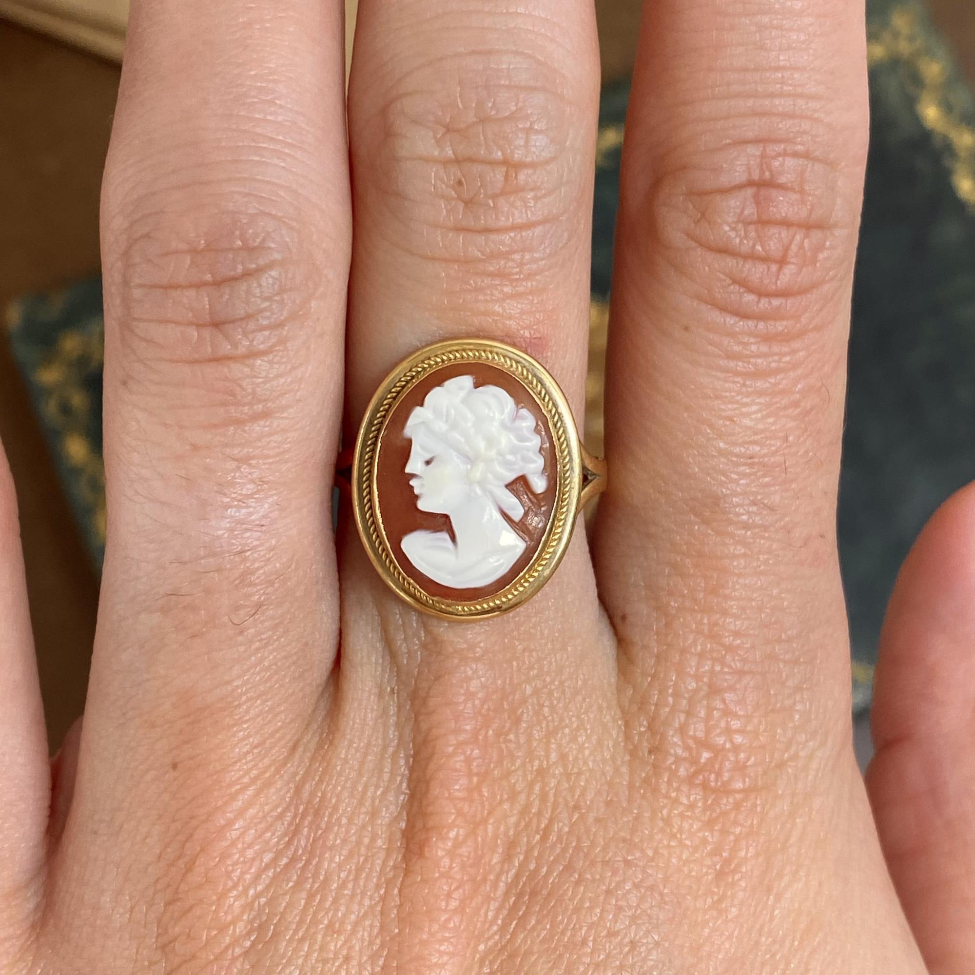 Anello vintage in oro 18kt con cammeo