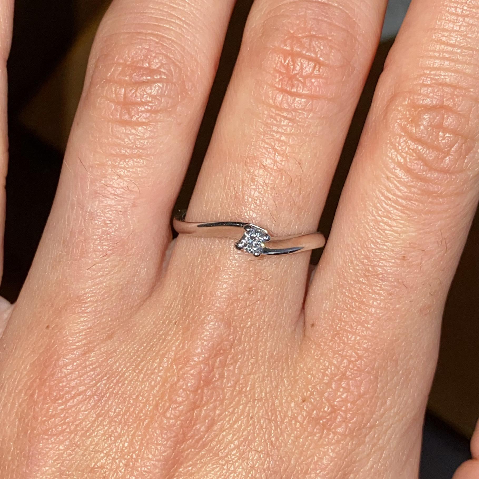 Anello vintage in oro 18kt con diamante solitario ct 0,08 ca.