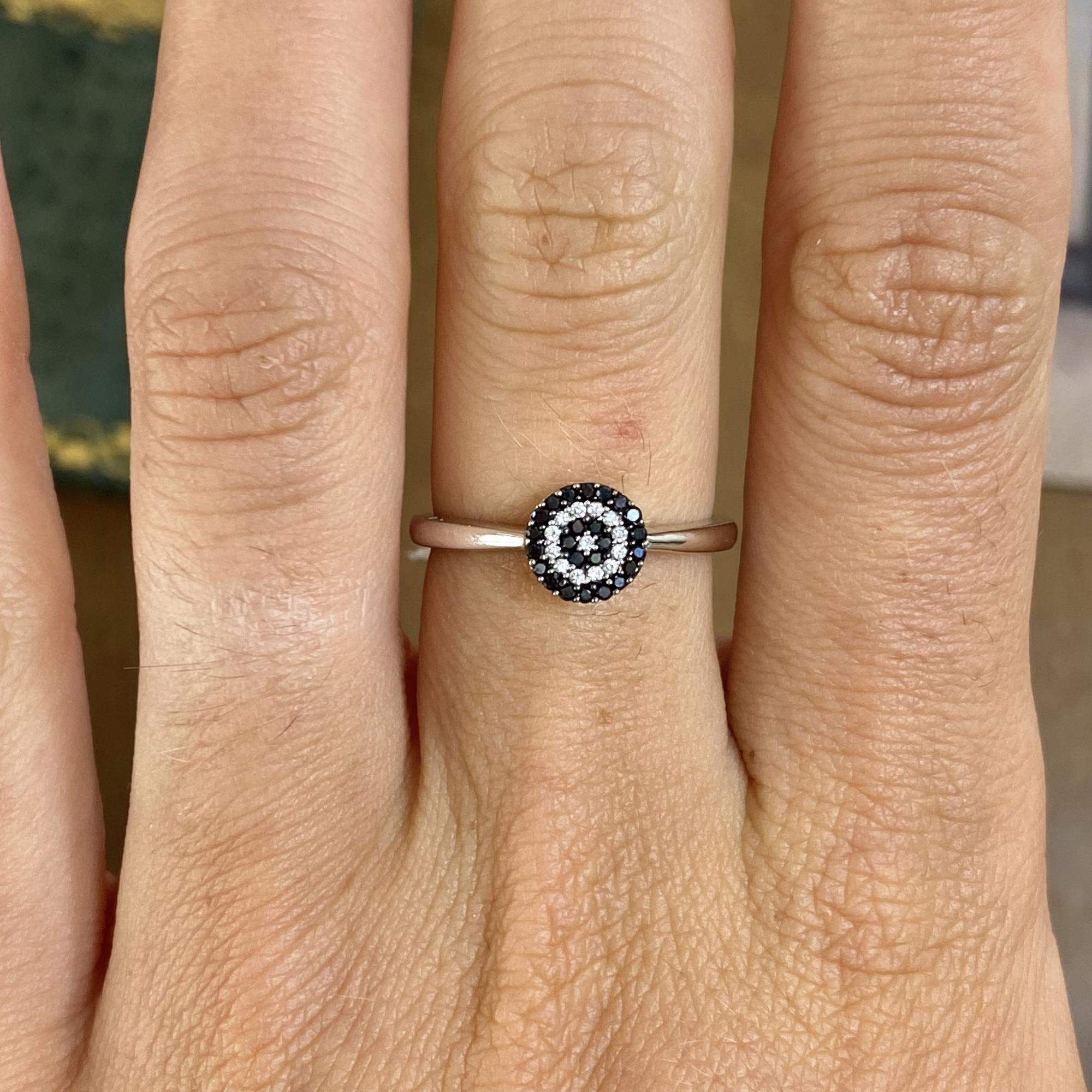 Anello vintage in oro 18kt con diamanti bianchi e diamanti neri ct 0,15 ca.