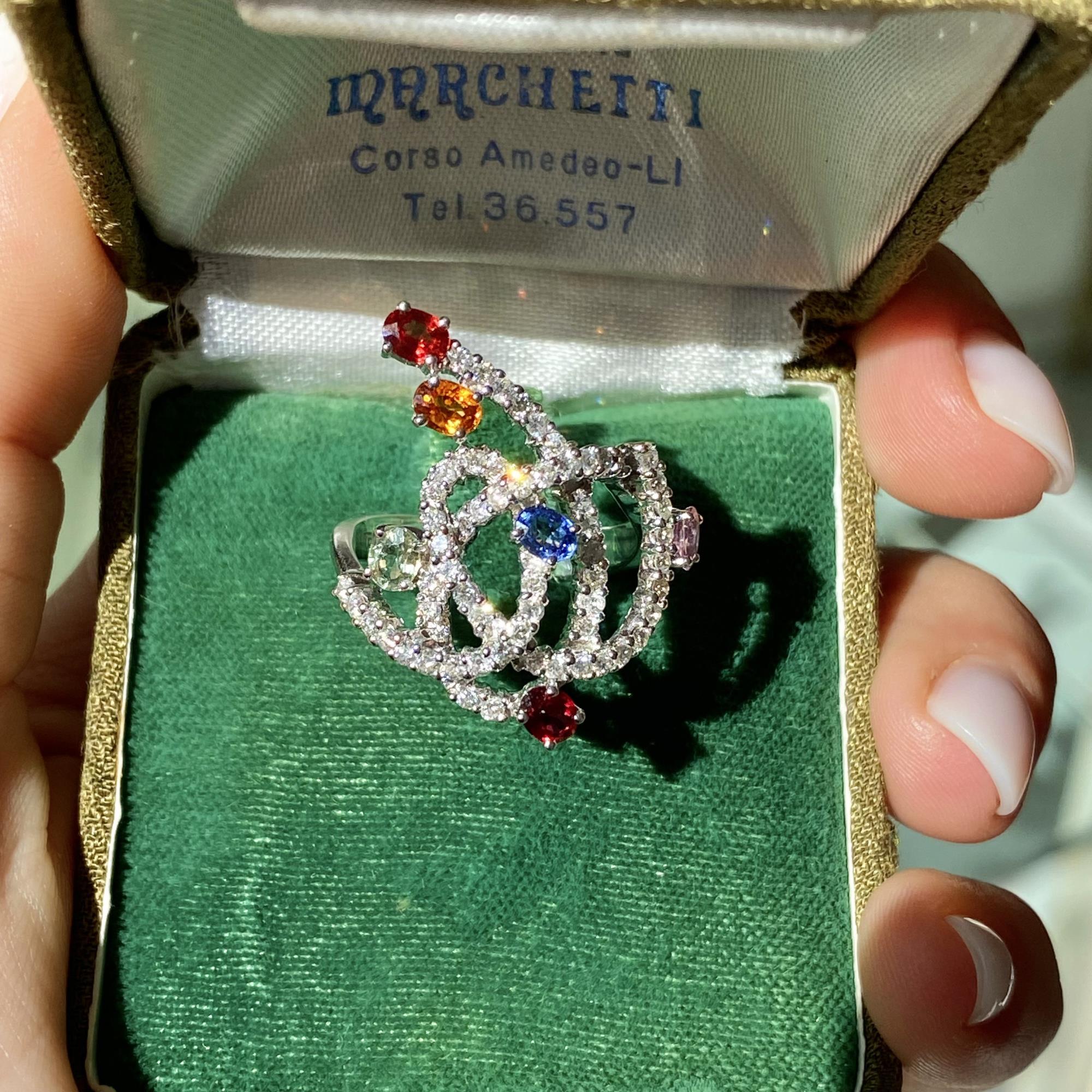 Anello vintage in oro 18kt con diamanti ct 0,80 ca. rubino e zaffiri colorati ct 1,30 ca.