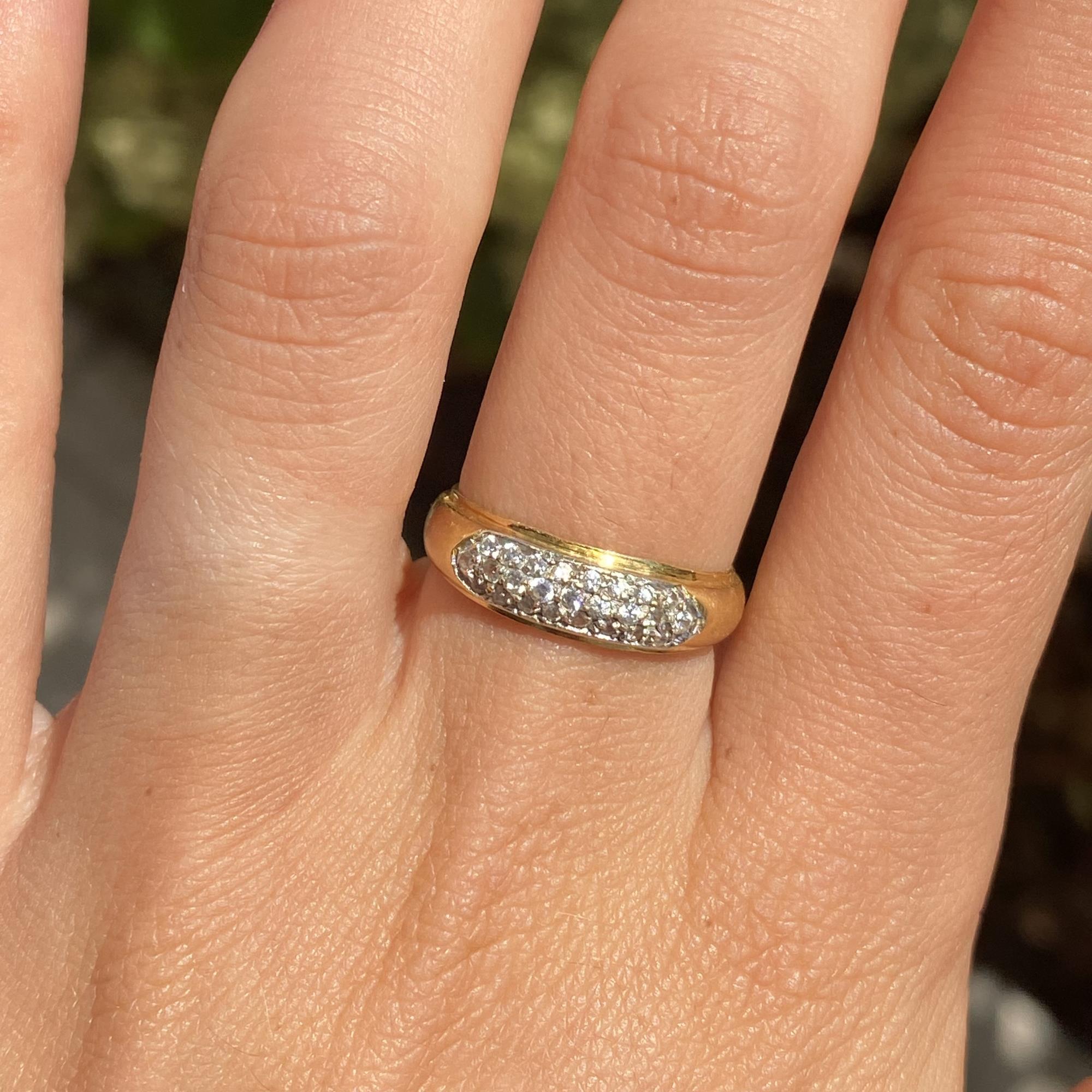 Anello vintage in oro 18kt con pavè di zirconi