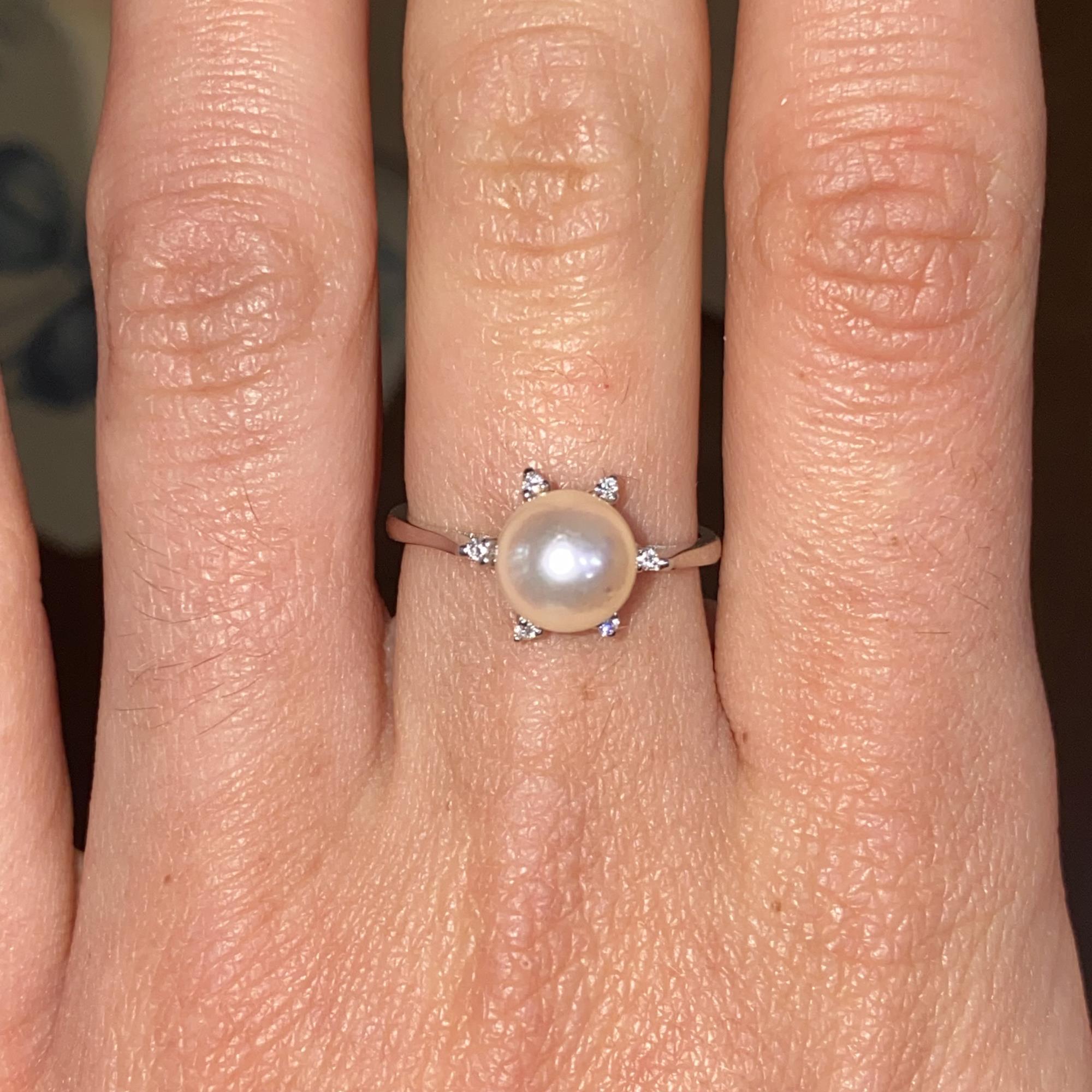 Anello vintage in oro 18kt con perla naturale mm 7 e diamanti ct 0,06 ca.