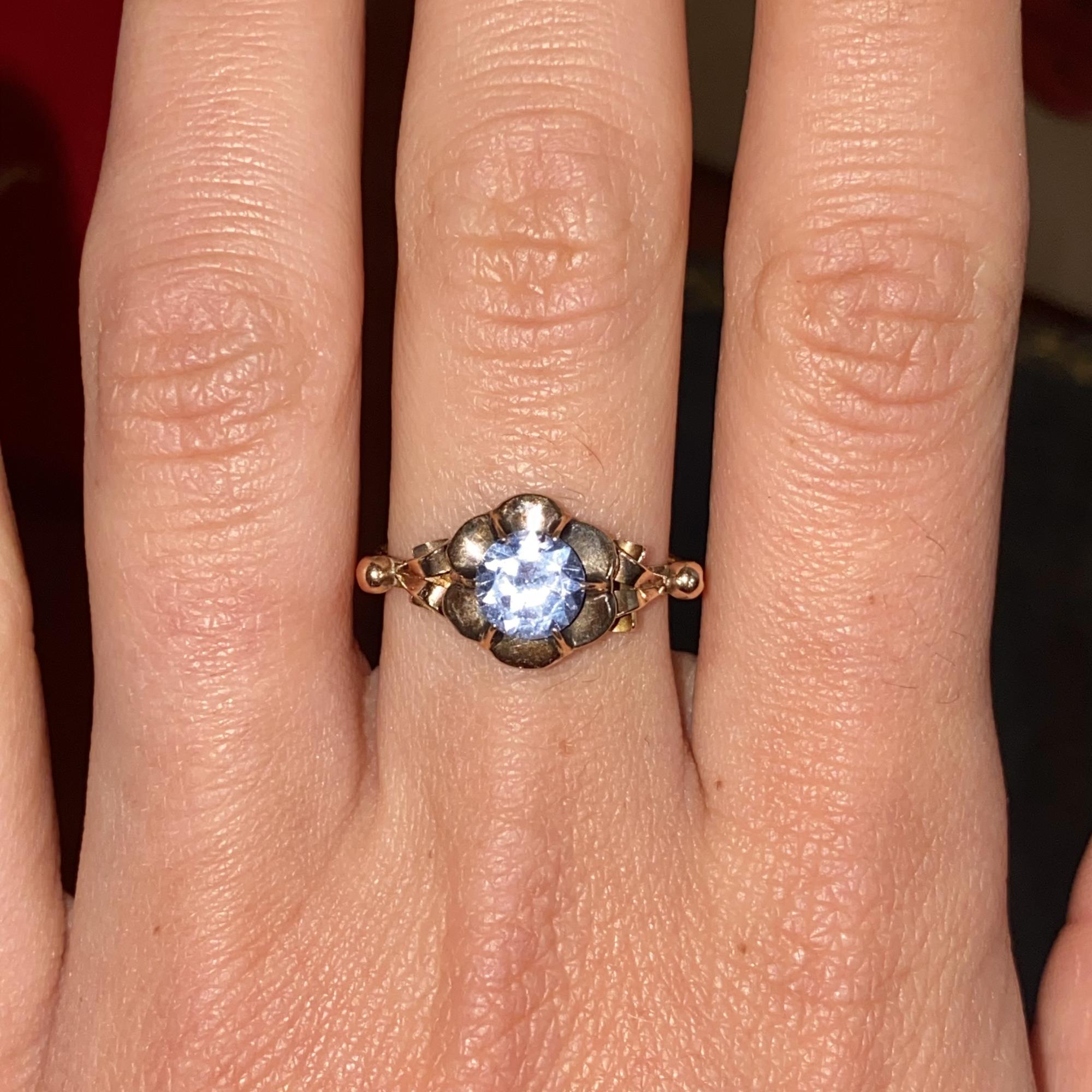 Anello vintage in oro 18kt con topazio azzurro ct 0,40 ca.