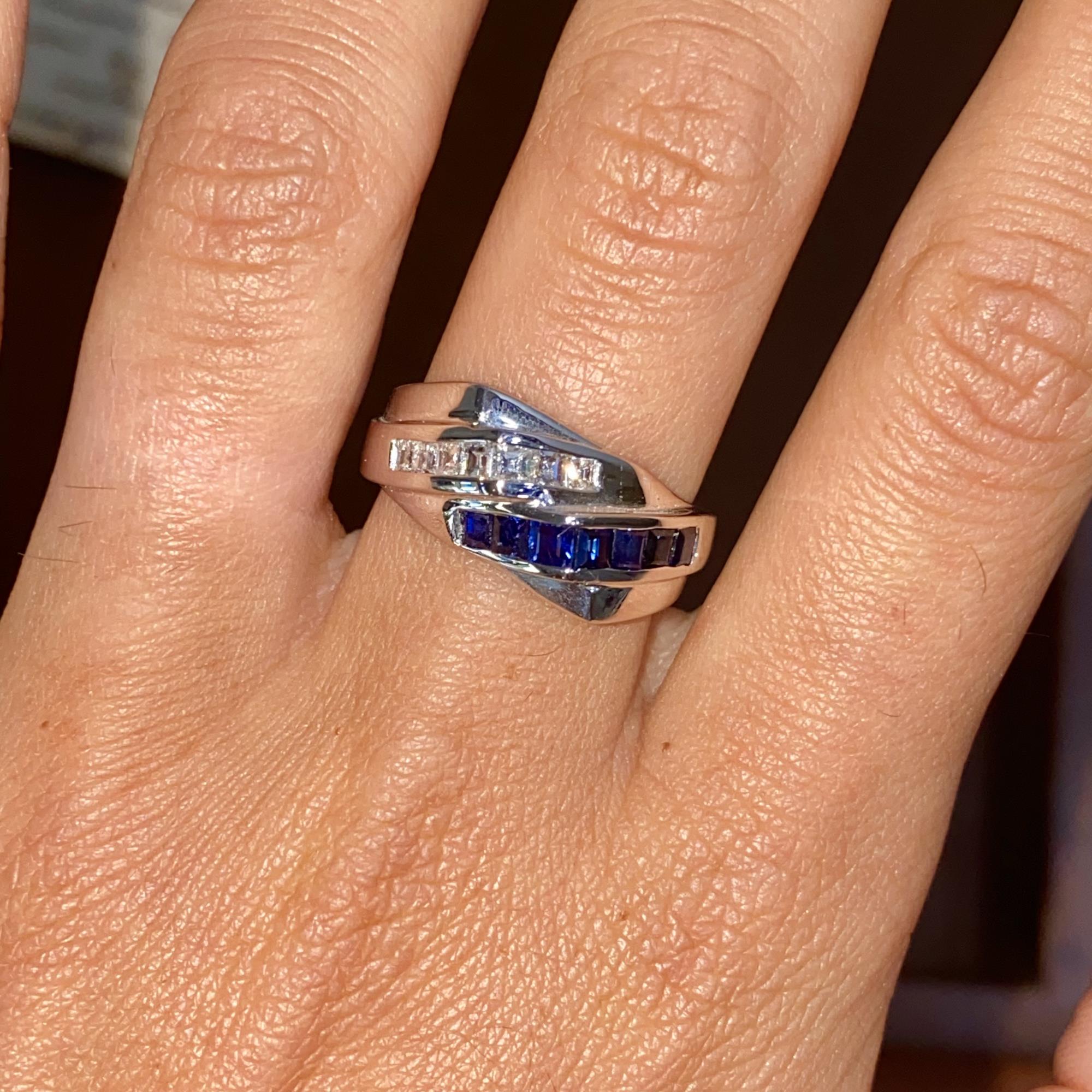 Anello vintage in oro 18kt con zaffiri ct 0,65 ca. e diamanti ct 0,40 ca.