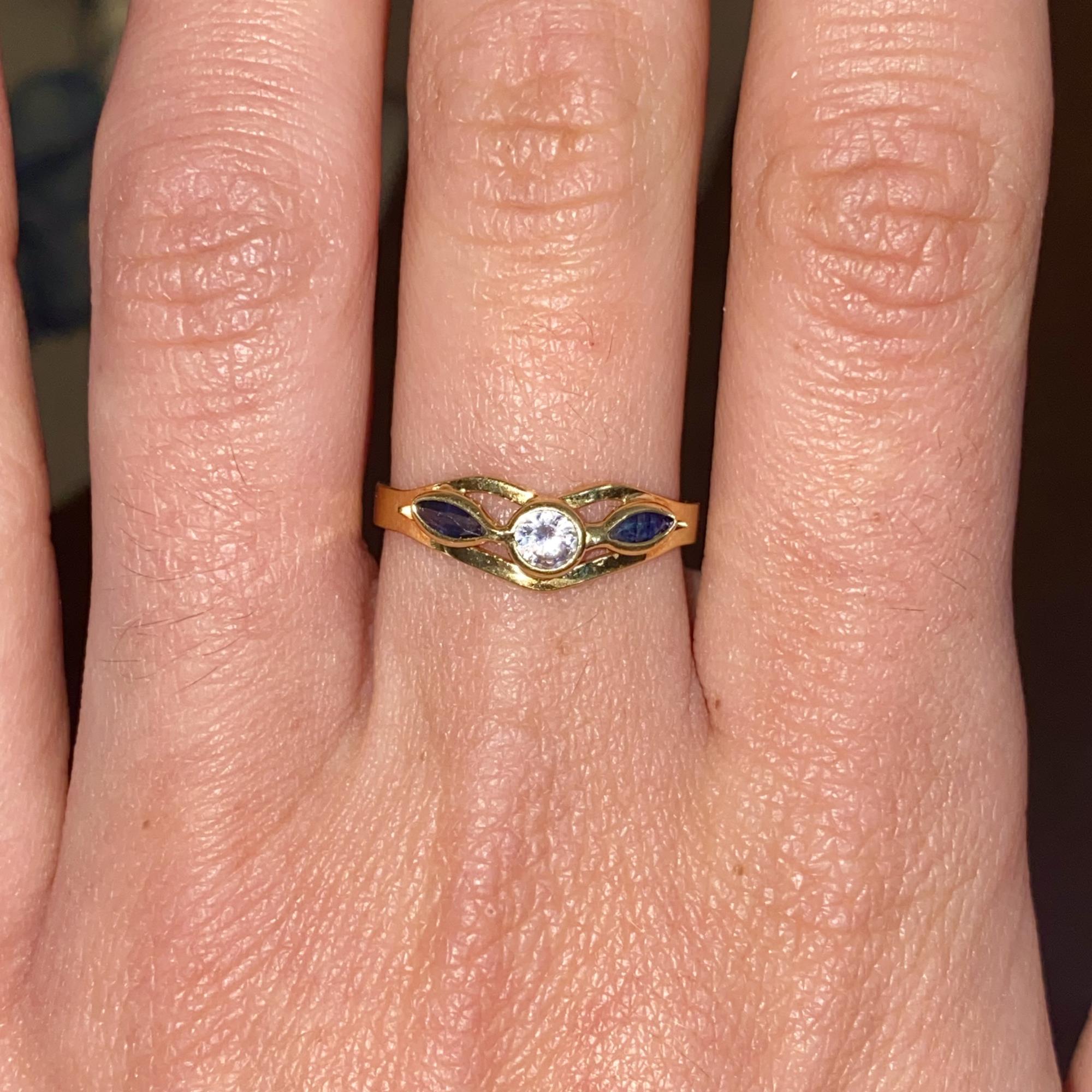 Anello vintage in oro 18kt con zaffiri naturali ct 0,25 ca. e zircone