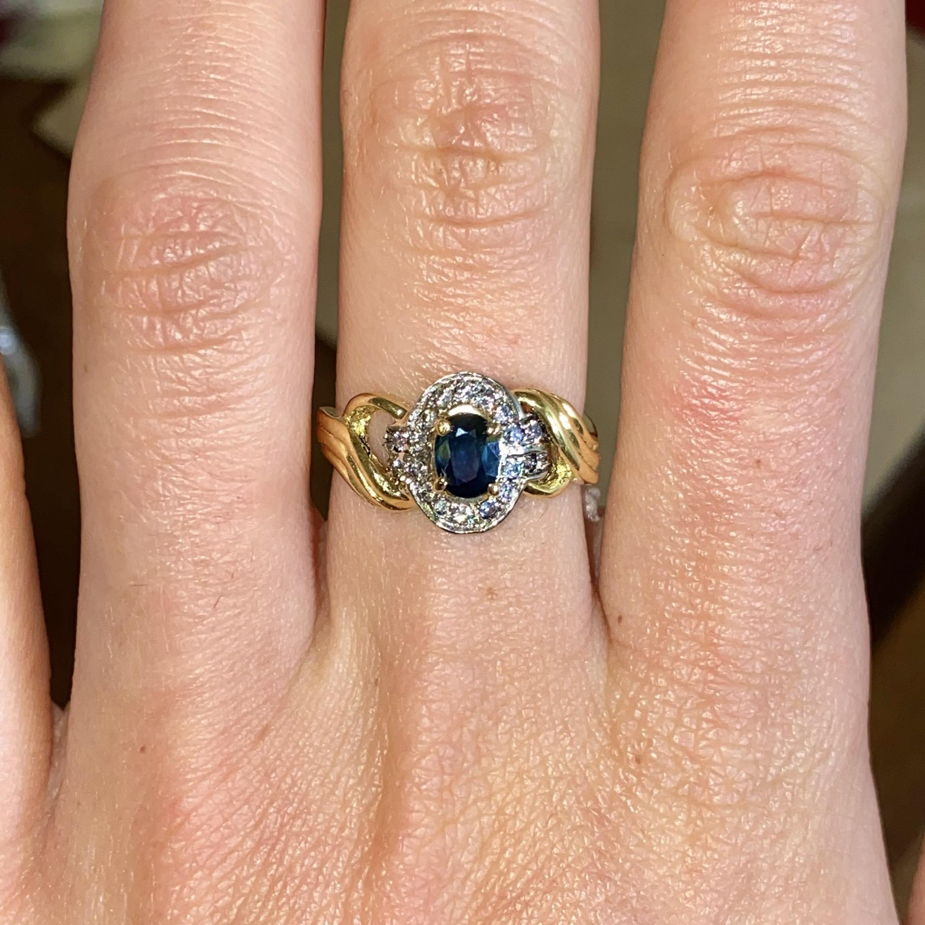 Anello vintage in oro 18kt con zaffiro ct 0,30 ca. e zirconi