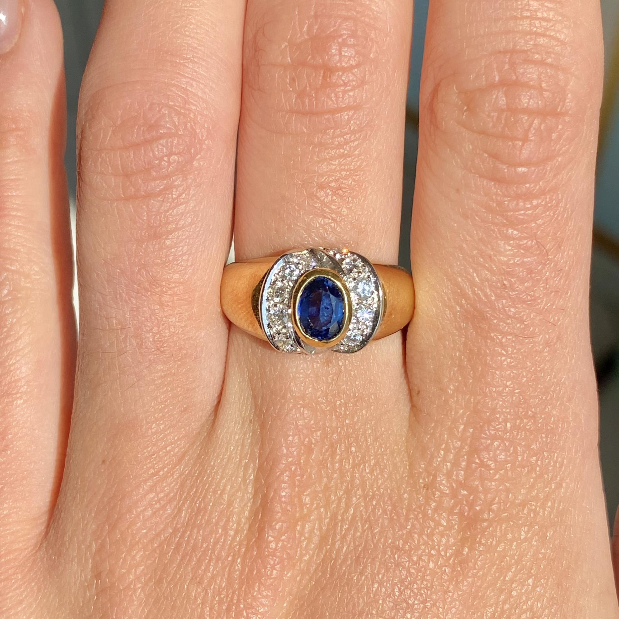 Anello vintage in oro 18kt con zaffiro ct 0,60 ca. e diamanti ct 0,40 ca.