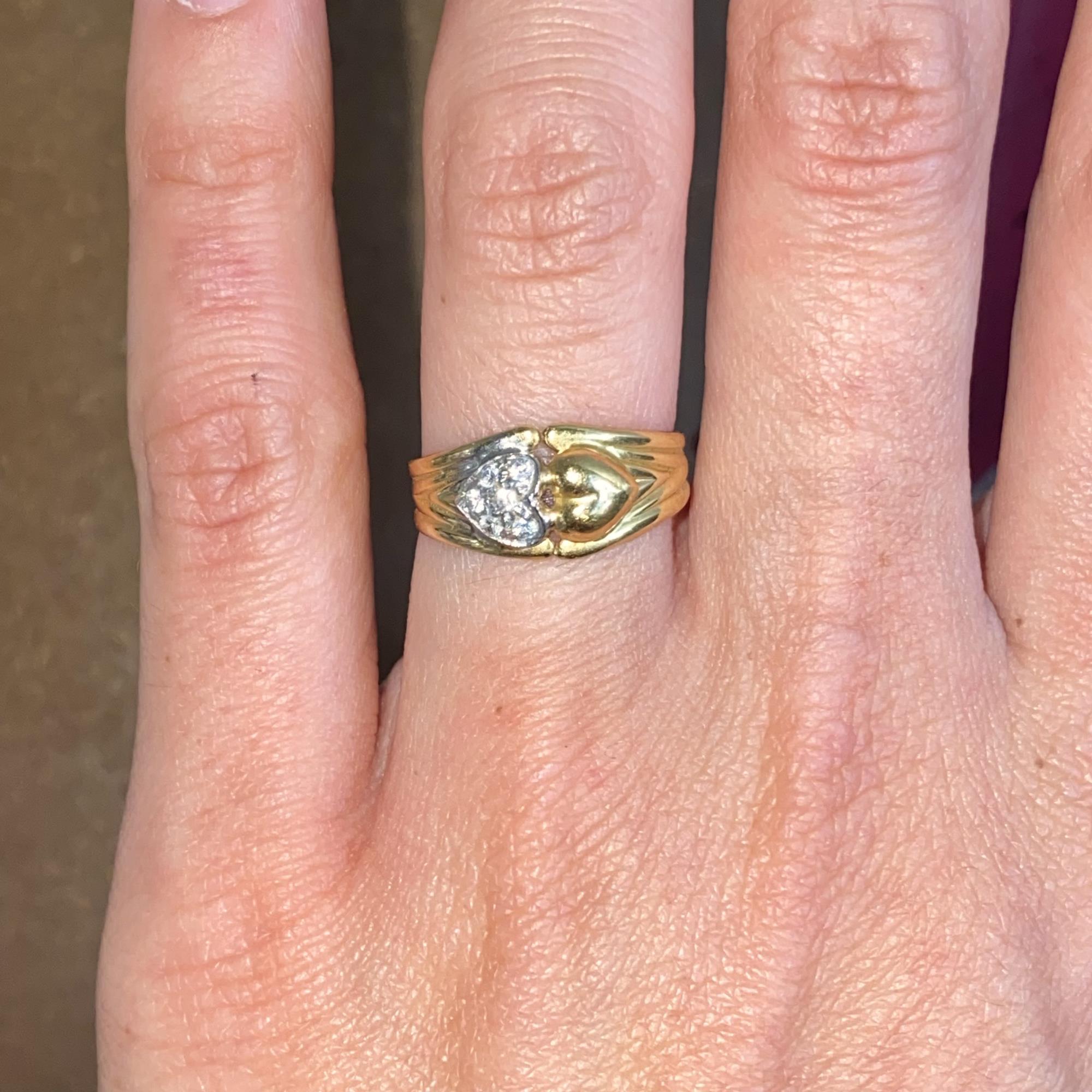 Anello vintage in oro 18kt doppio cuore con zirconi