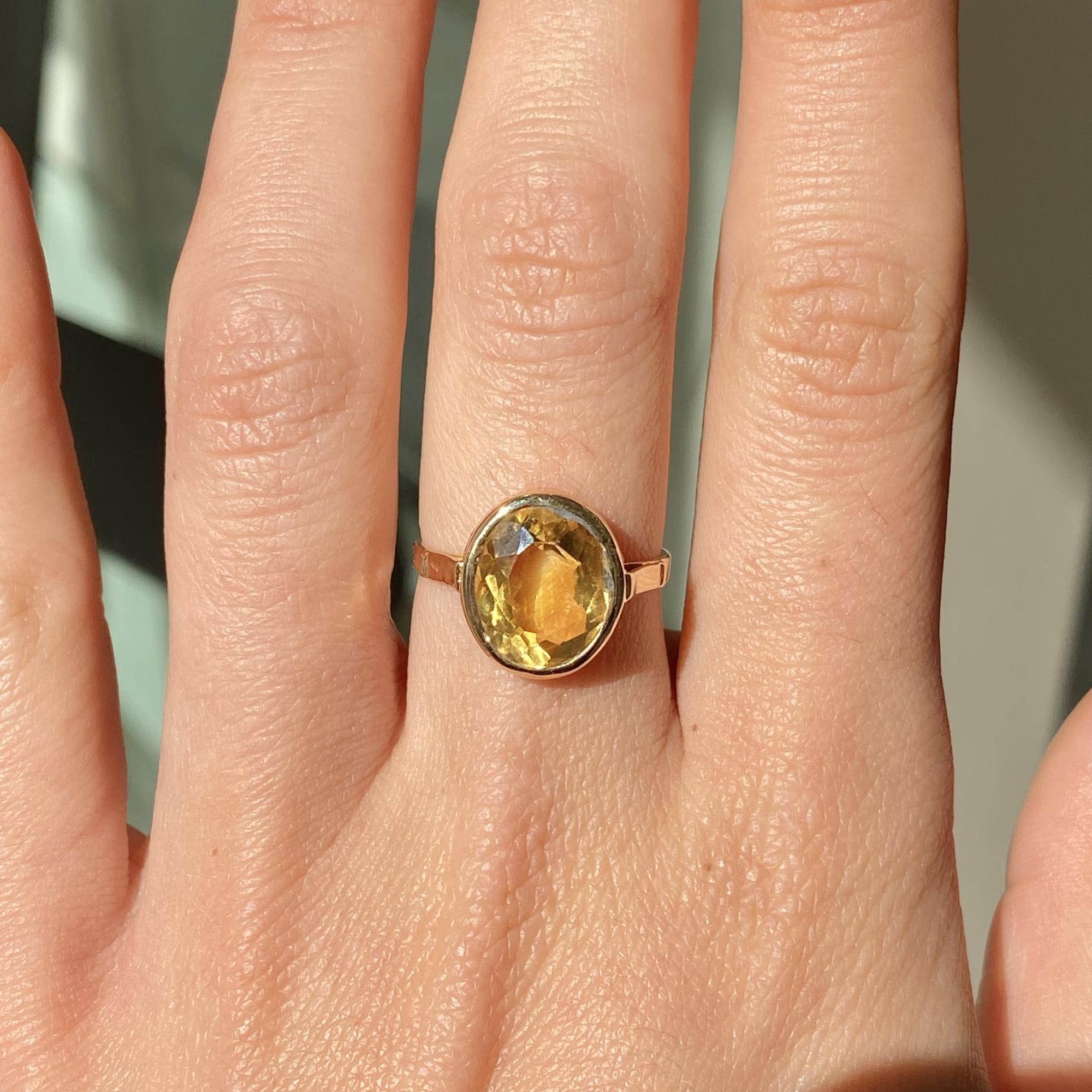 Anello vintage in oro 18kt con quarzo citrino giallo ct 3,00 ca.
