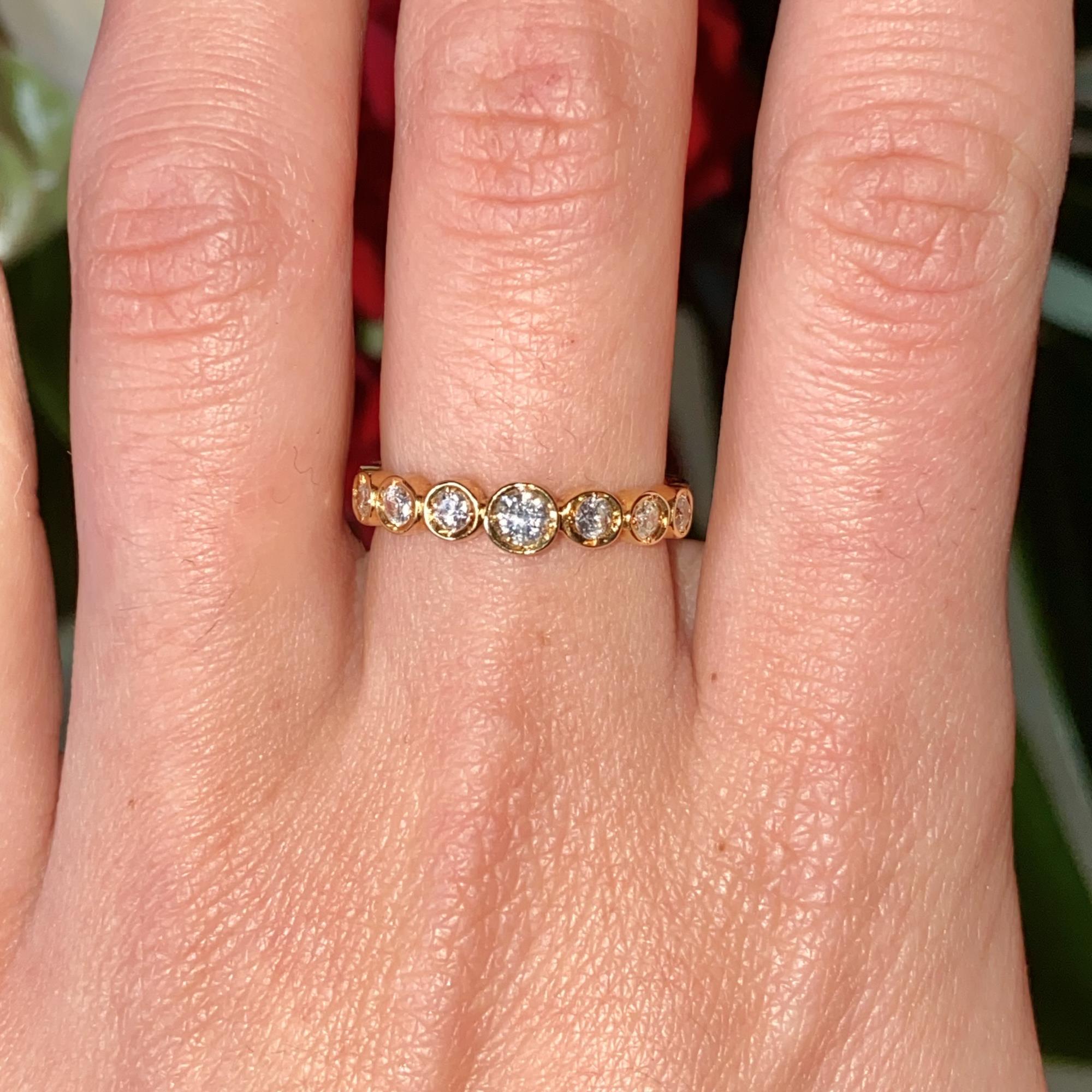 Anello vintage rivière in oro 18kt con 7 diamanti ct 0,40 ca.