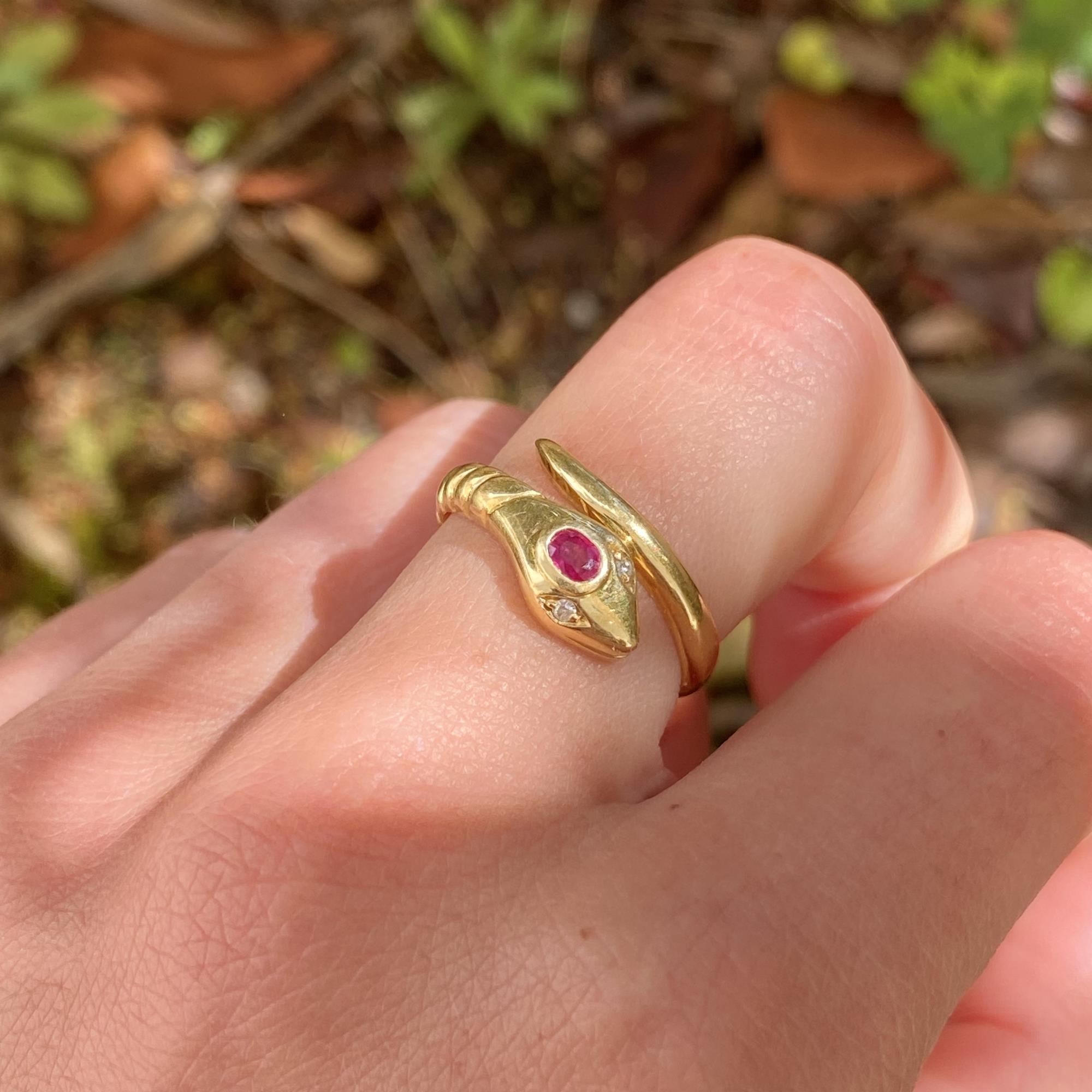 Anello serpente con rubino deals
