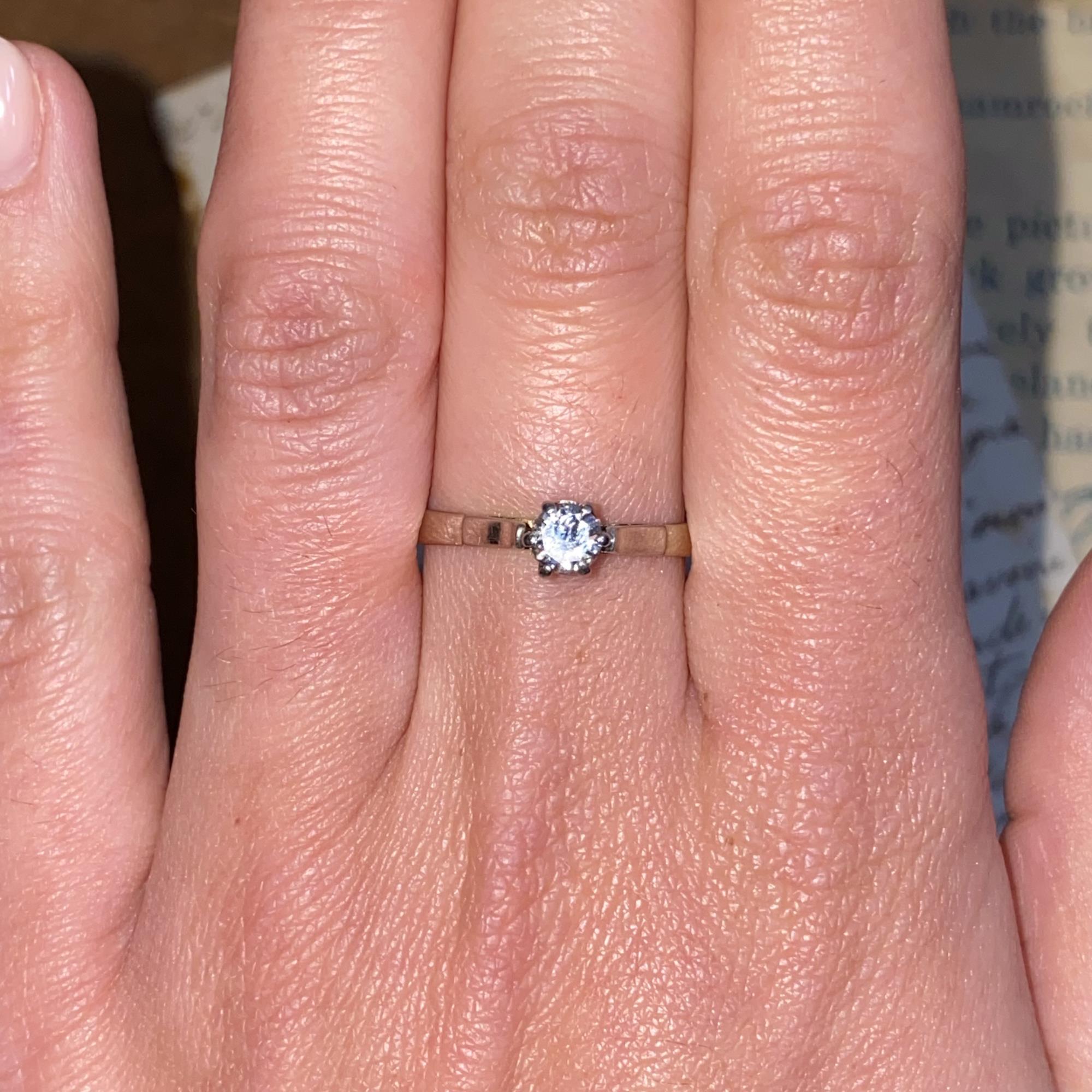 Anello vintage solitario in oro 18kt con diamante ct 0,20 ca.