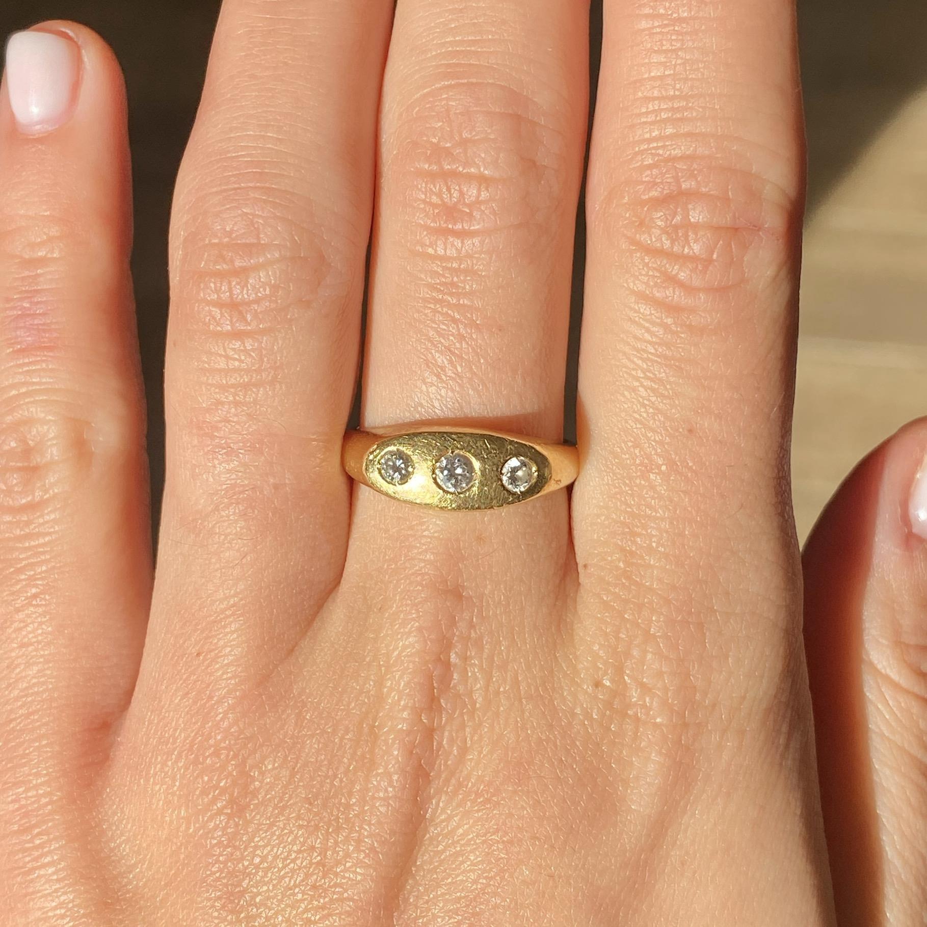 Anello vintage trilogy gypsy in oro 18kt con diamanti naturali ct 0,25 ca.