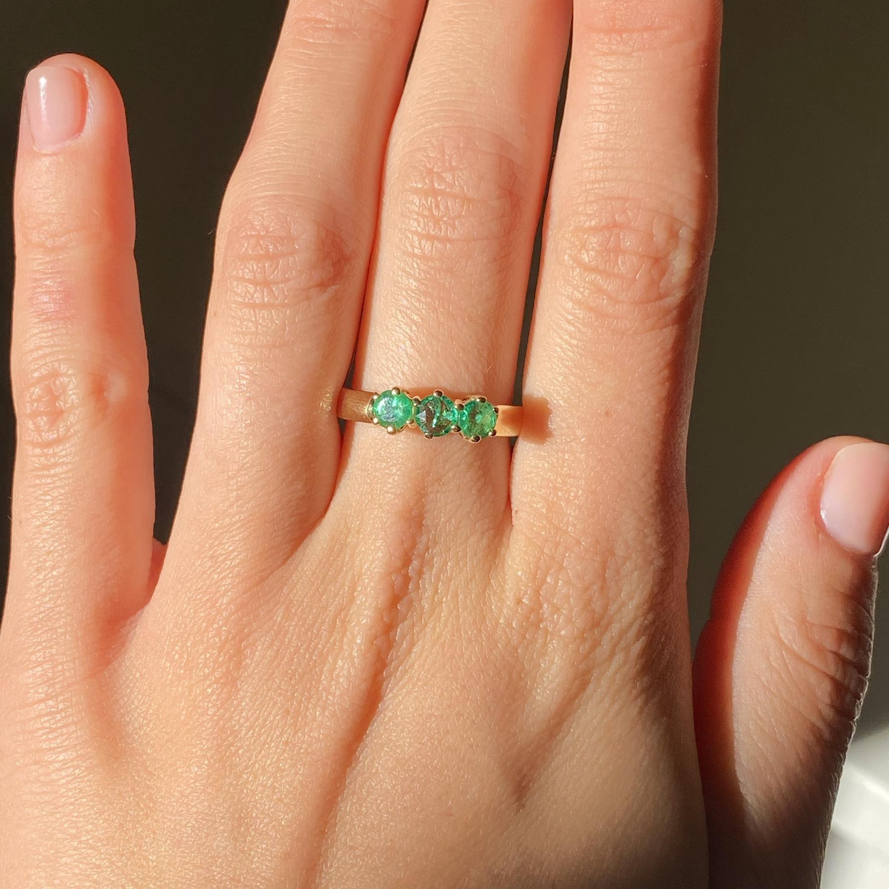 Anello vintage trilogy smeraldi ct 0,60 ca.