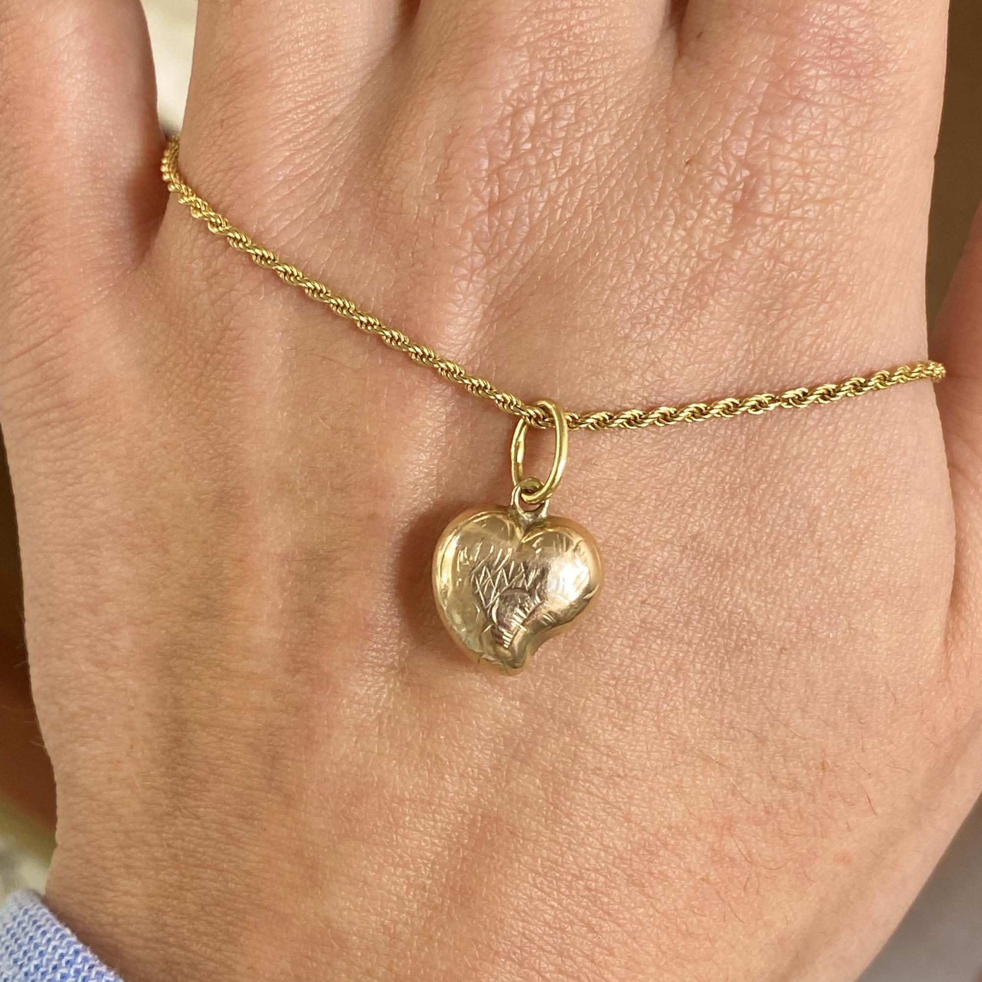 Antique heart pendant in 9kt gold