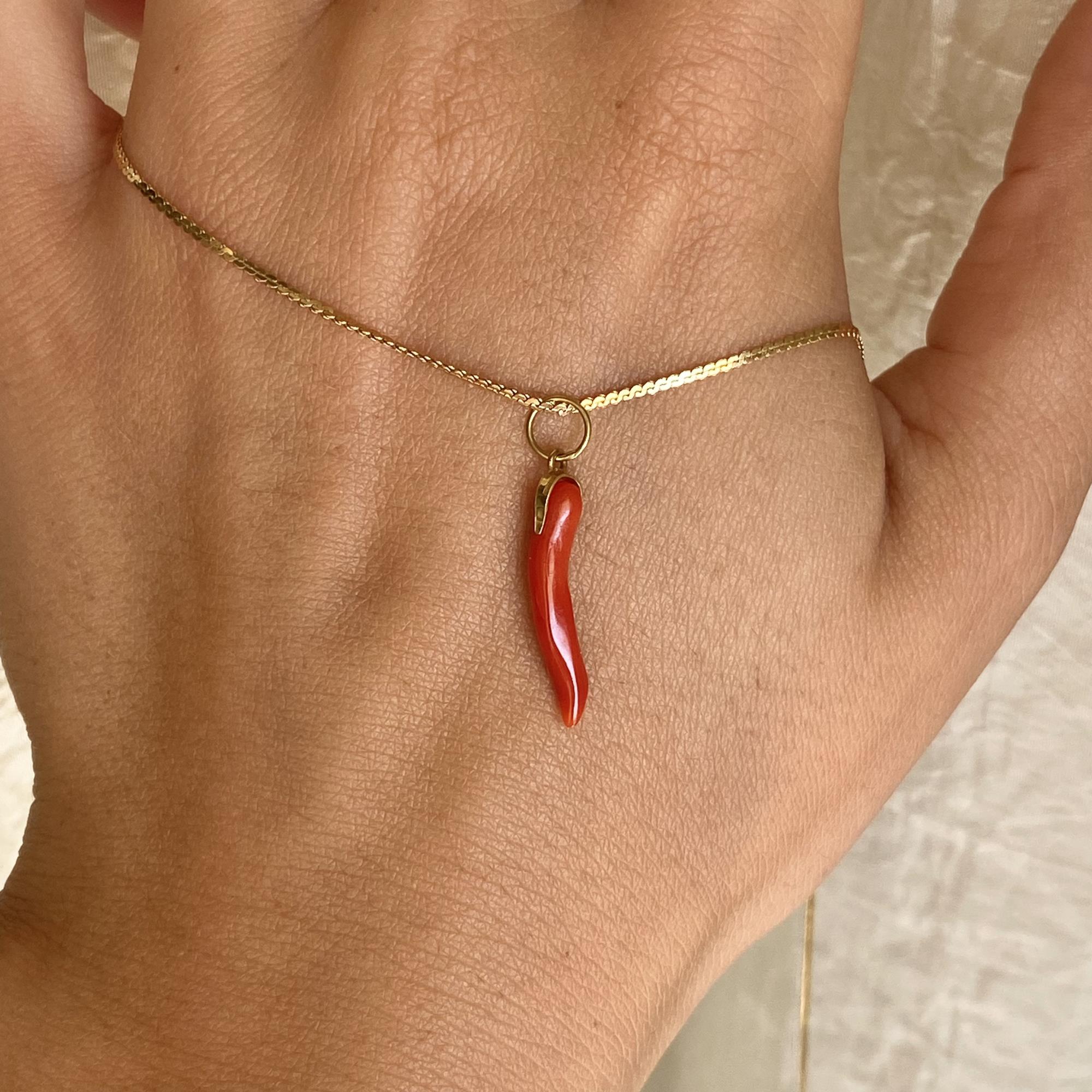 Ciondolo vintage corno corallo naturale e oro 18kt