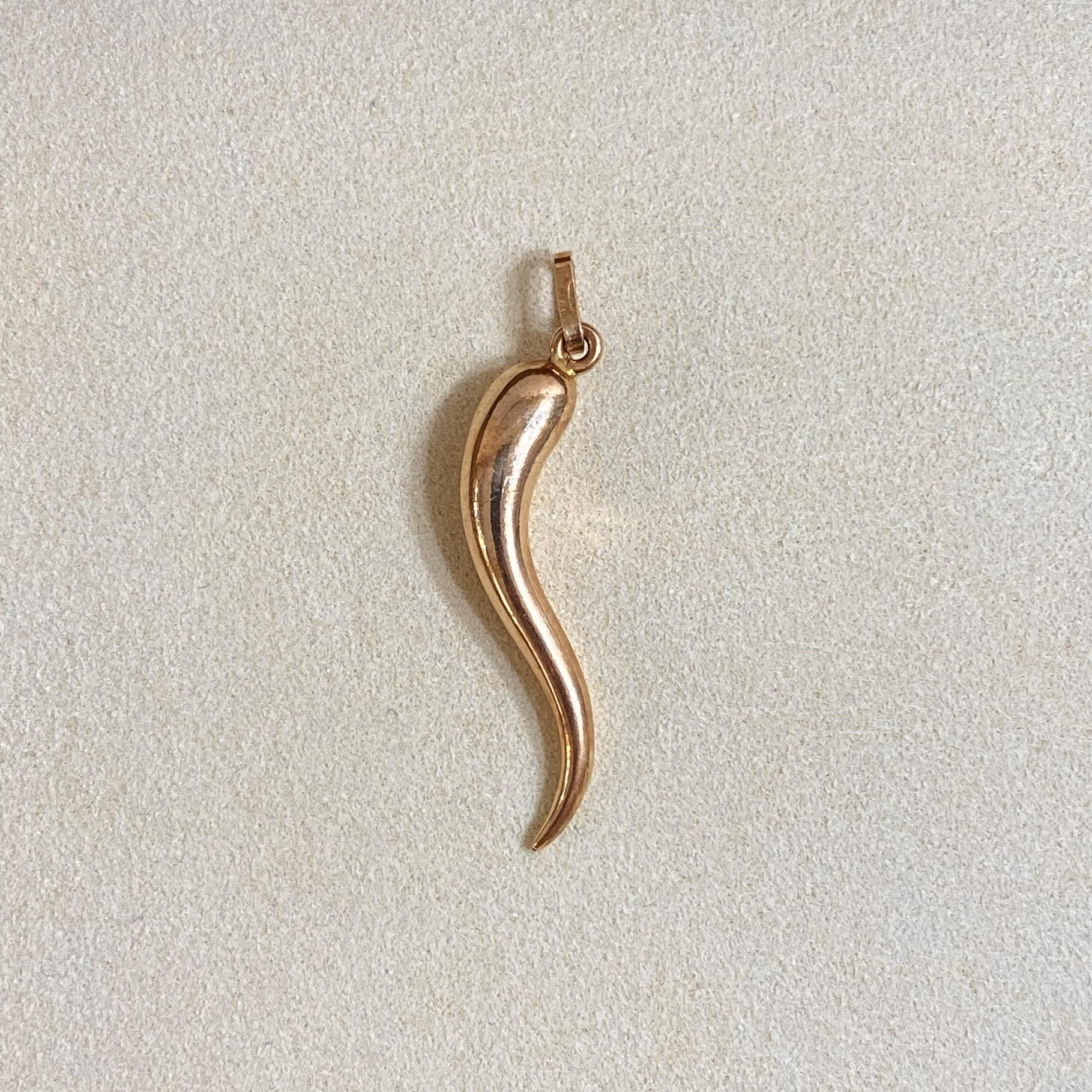 Ciondolo vintage corno portafortuna in oro 18kt