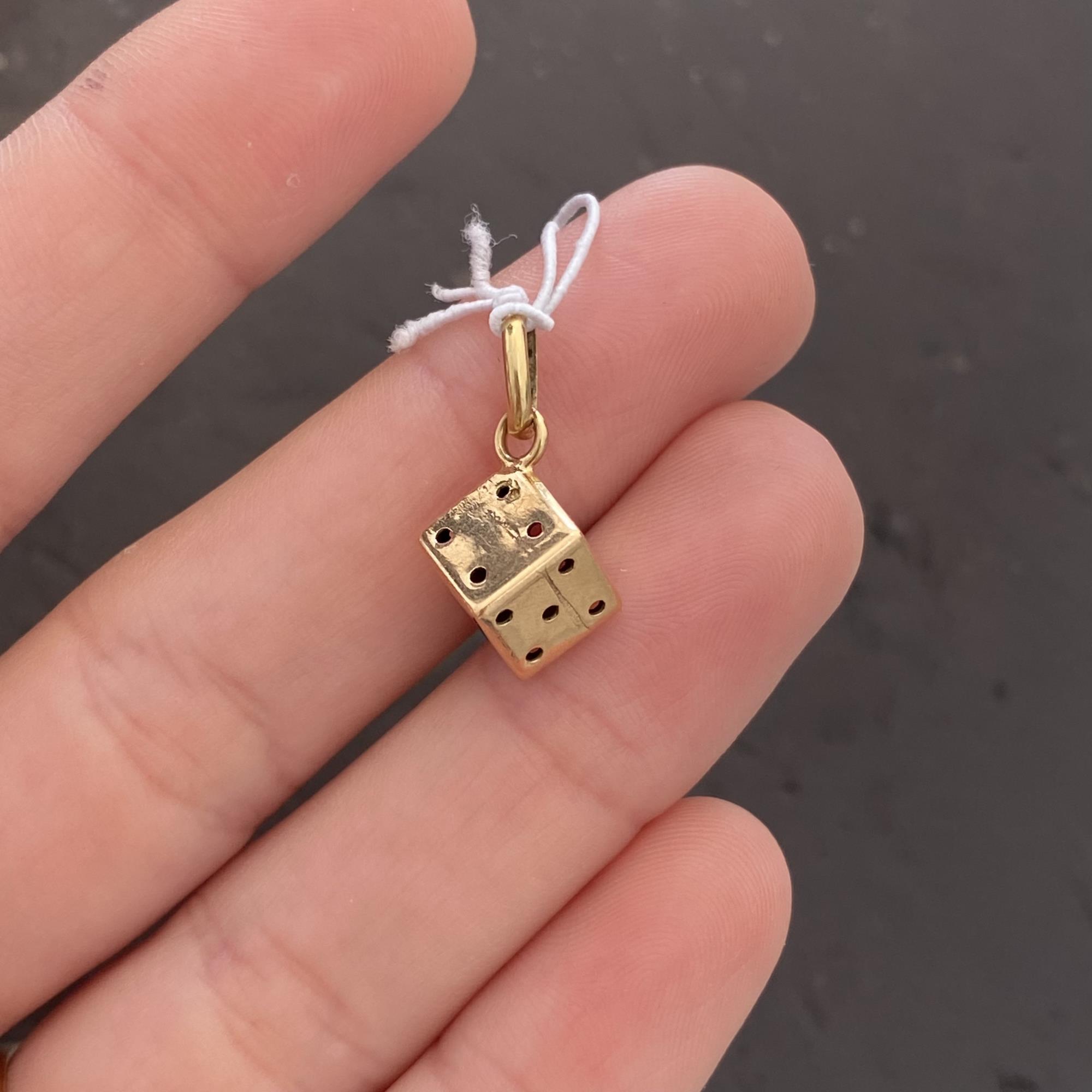 Ciondolo vintage dado in oro 18kt
