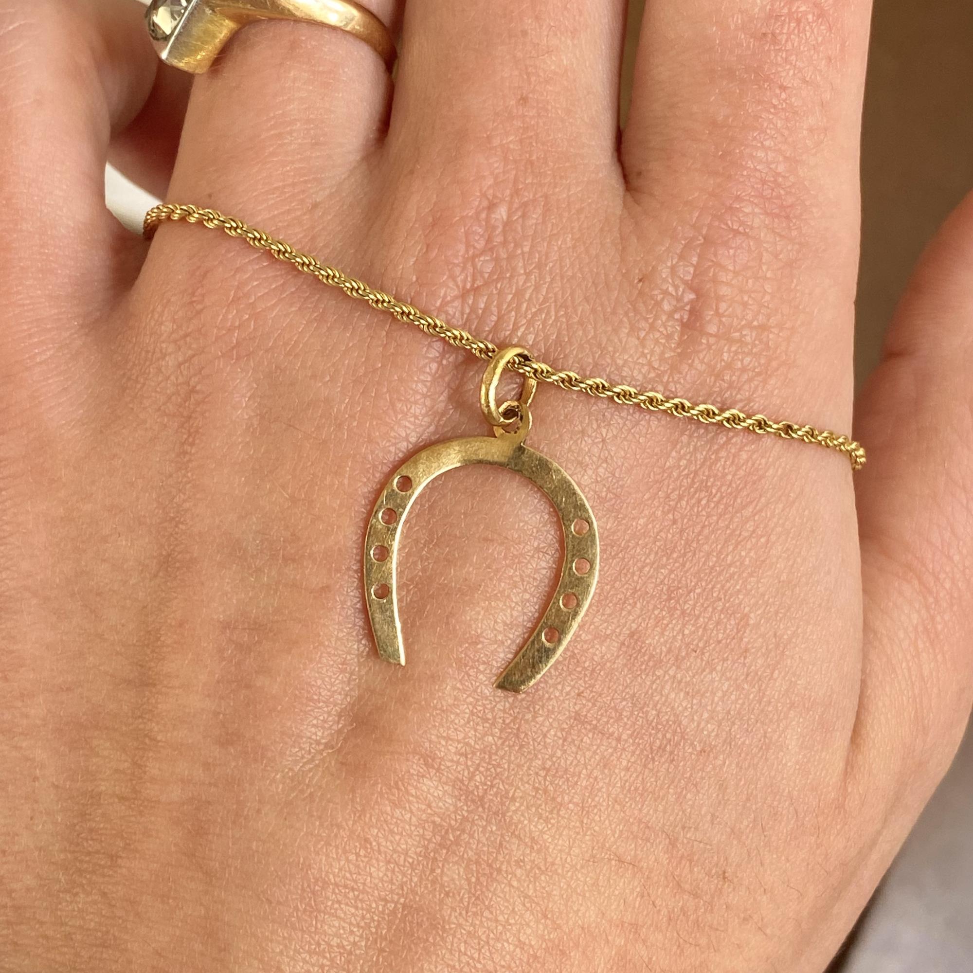 Ciondolo vintage in oro 18kt ferro di cavallo portafortuna