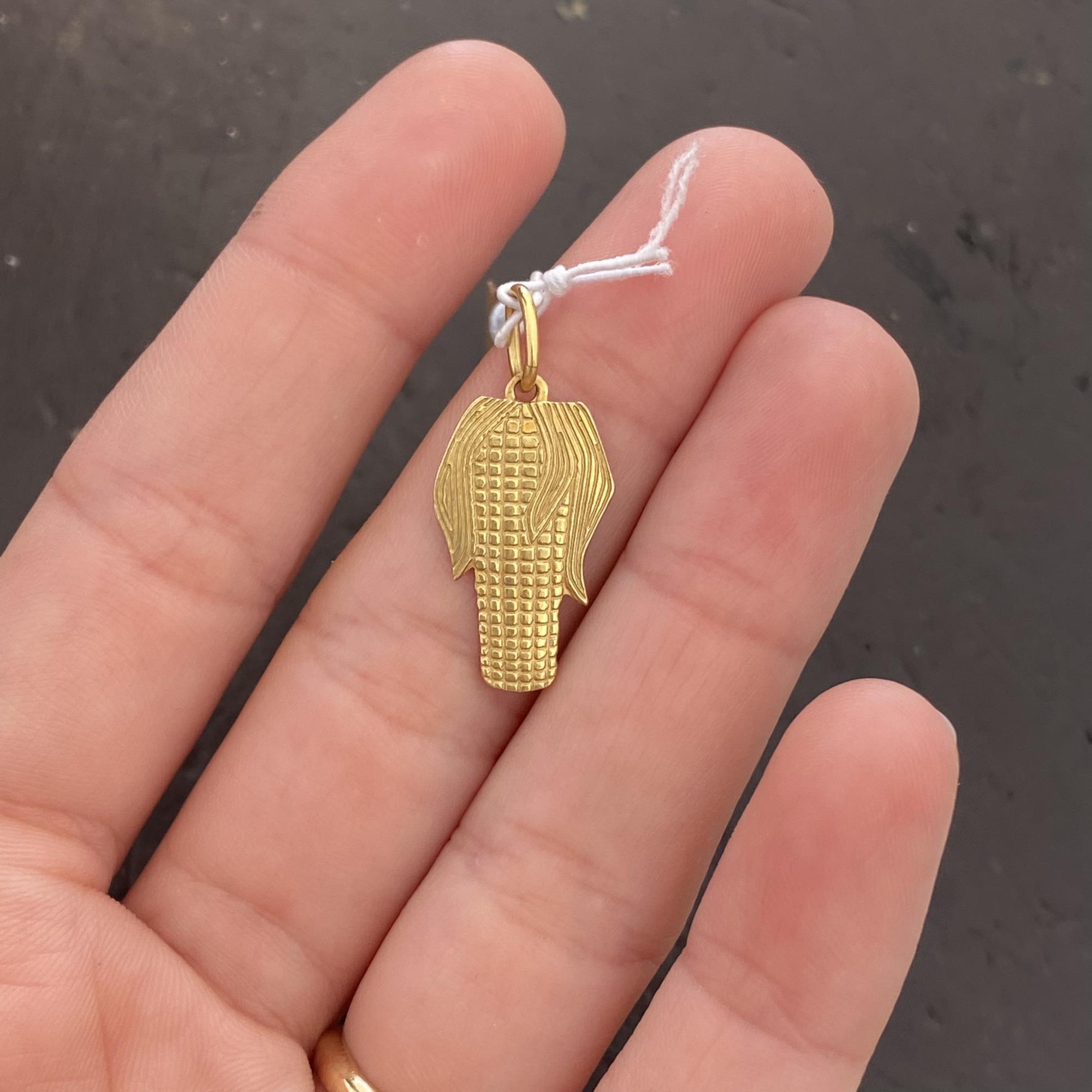 Ciondolo vintage pannocchia mais in oro 18kt, simbolo di prosperità e abbondanza