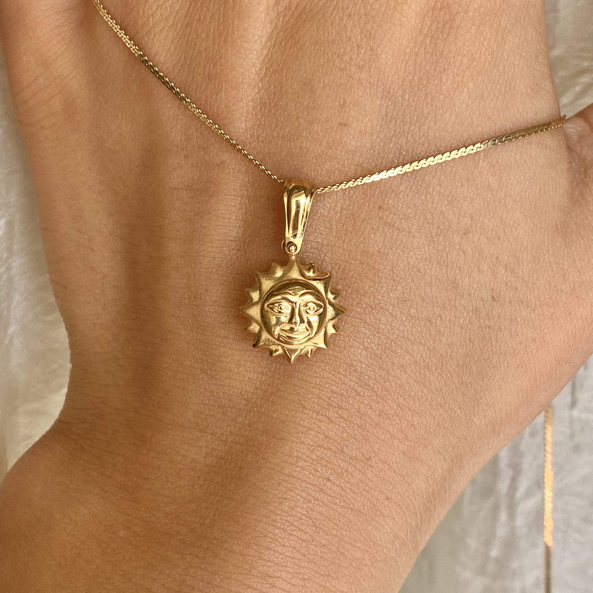 Ciondolo vintage sole in oro 18kt