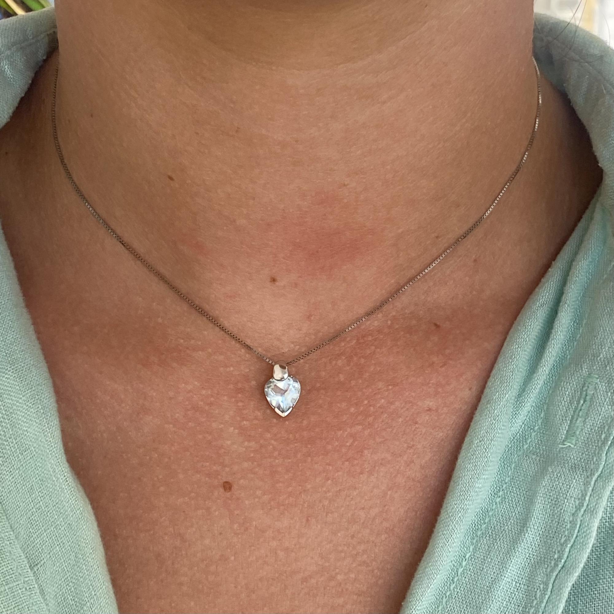 Collana vintage in oro 18kt con acquamarina di taglio cuore ct 1,20 ca.