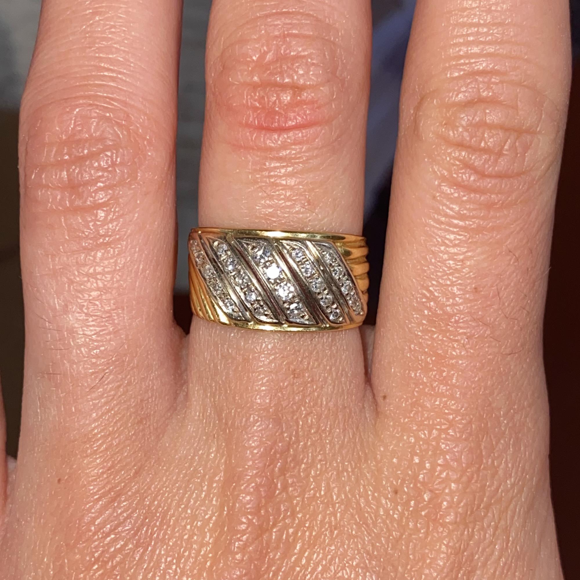 Fascia vintage in oro 18kt con 24 diamanti di taglio brillante ct 0,20 ca.