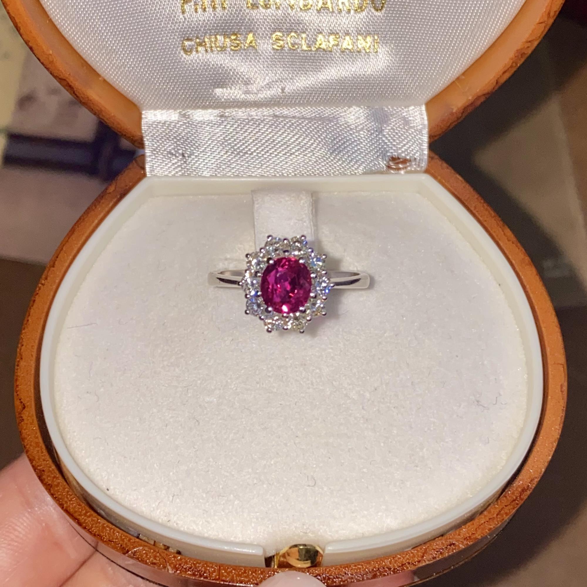 Margherita in oro 18kt con rubino ct 1,00 ca. e diamanti ct 0,35 ca.