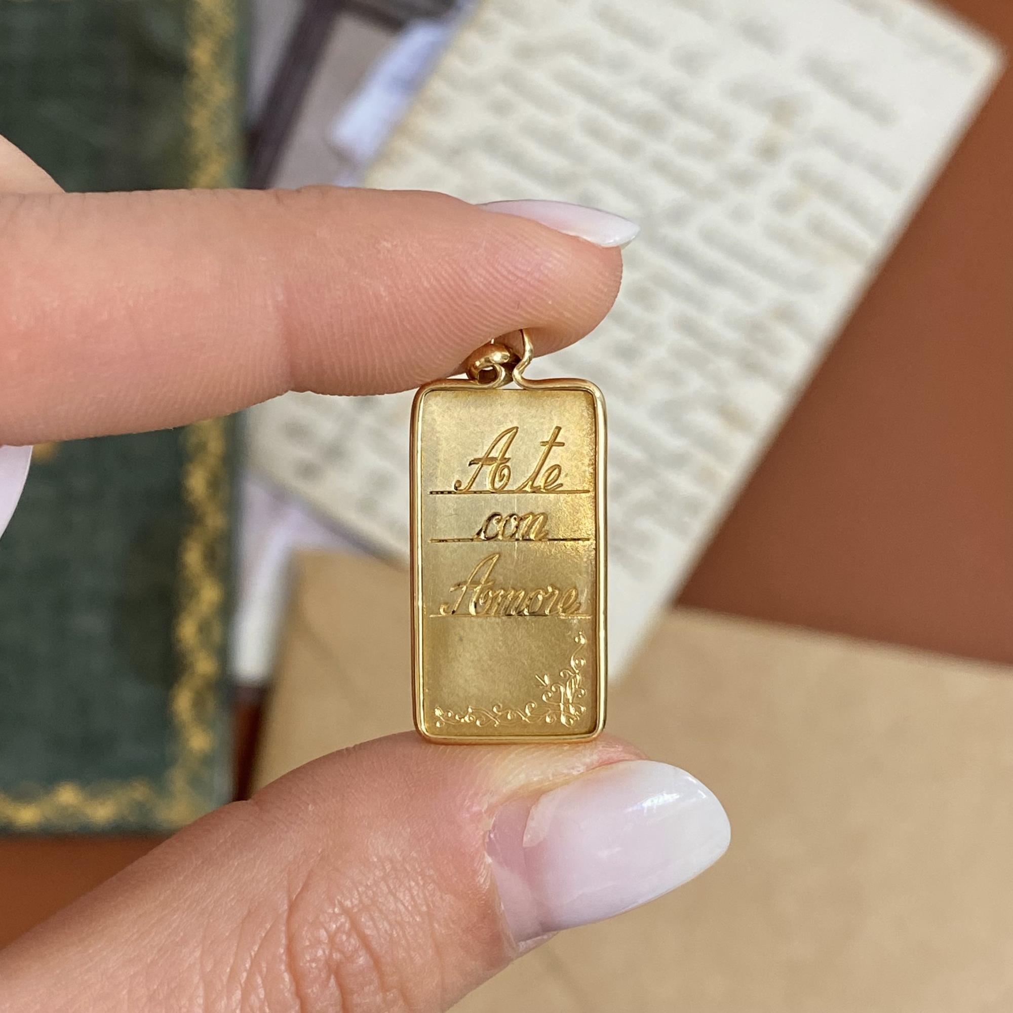 Medaglia in oro 18kt   A te con amore  