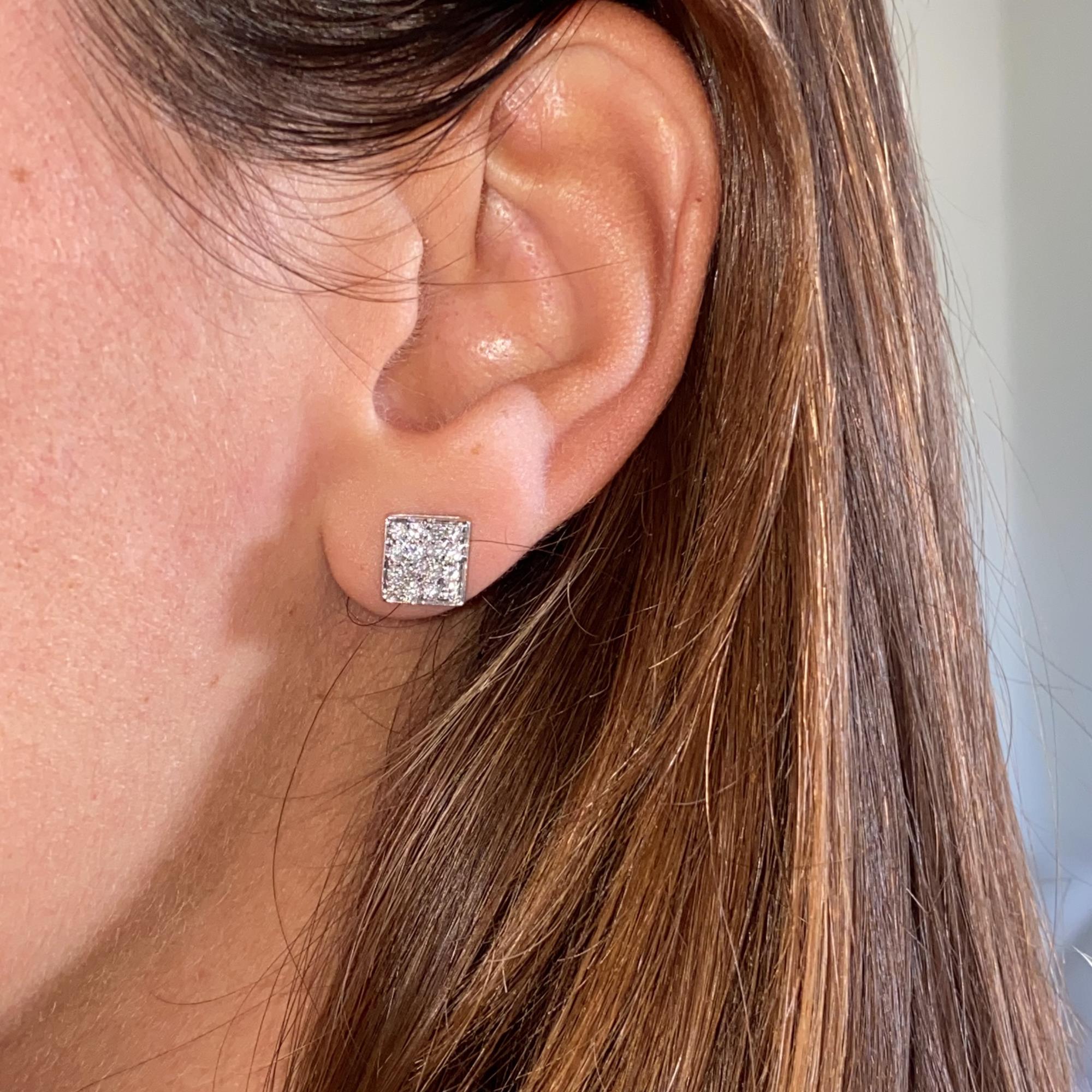 Orecchini in oro 18kt pavè quadrato con diamanti ct 0,40 ca.
