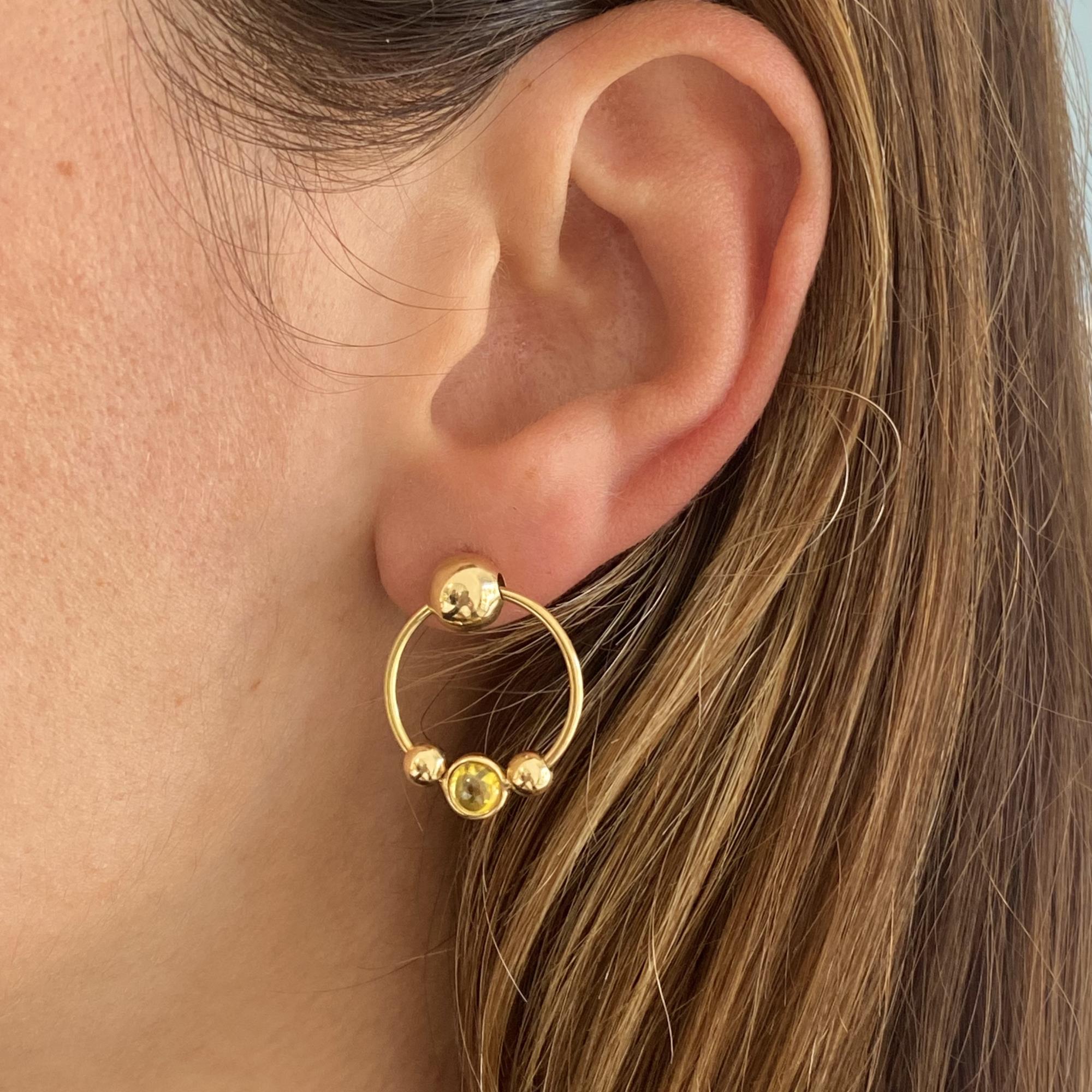 Orecchini vintage cerchi in oro 18kt con zircone giallo cabochon