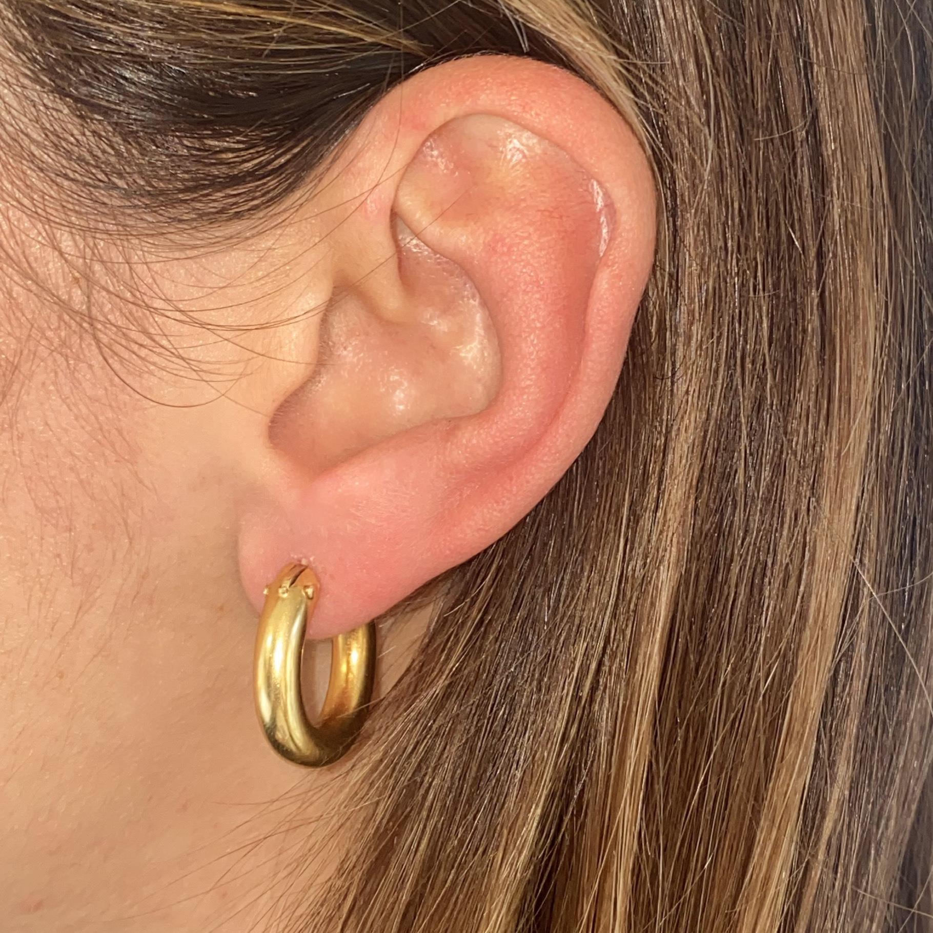 Orecchini vintage cerchietto bombato in oro 18kt
