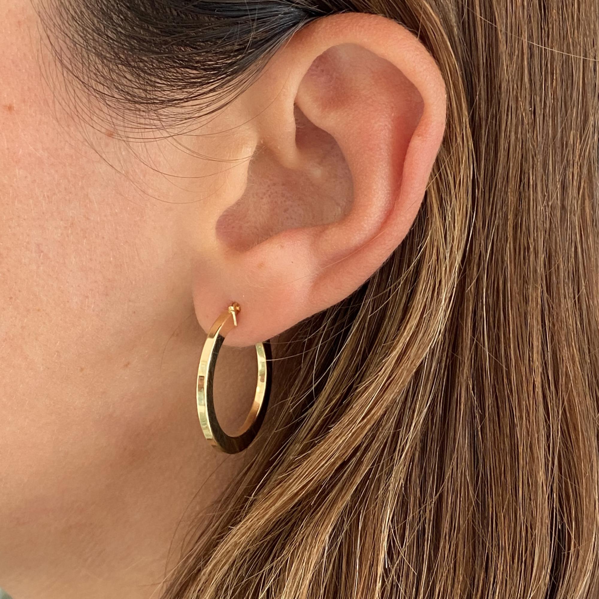 Orecchini vintage cerchio lucido in oro 18kt