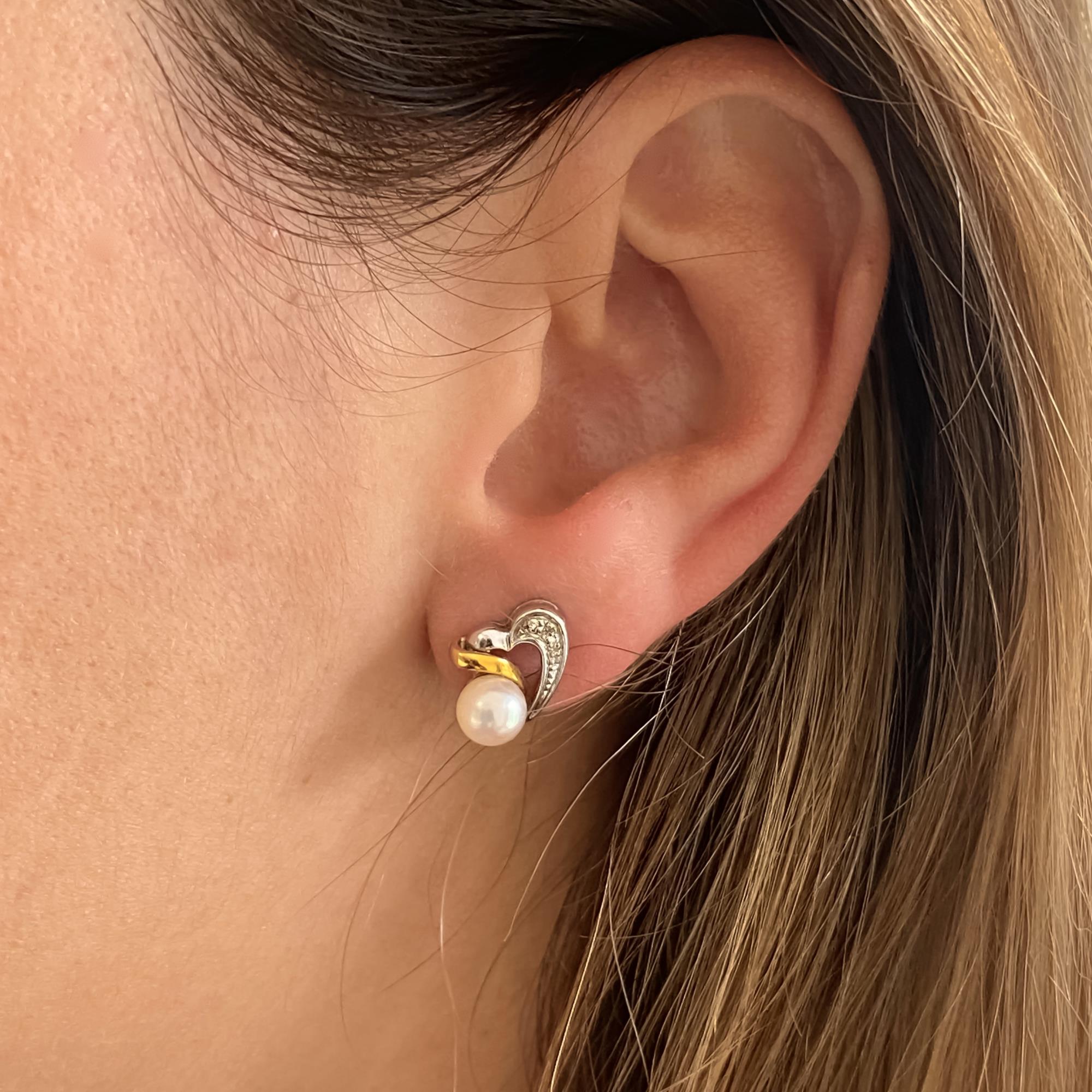 Orecchini vintage cuori in oro 18kt con perle mm 6 e diamanti ct 0,05 ca.