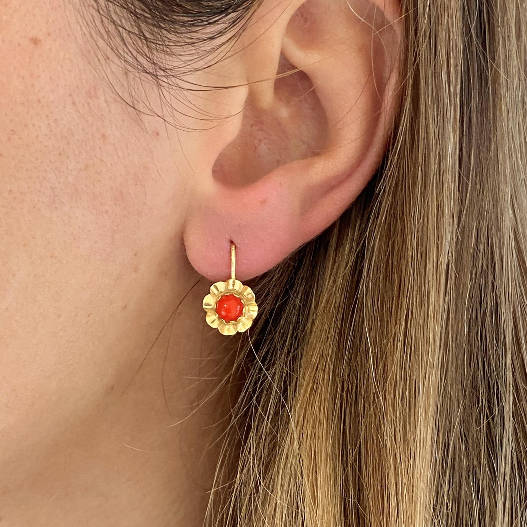 Orecchini vintage fiore in oro 18kt con smalto