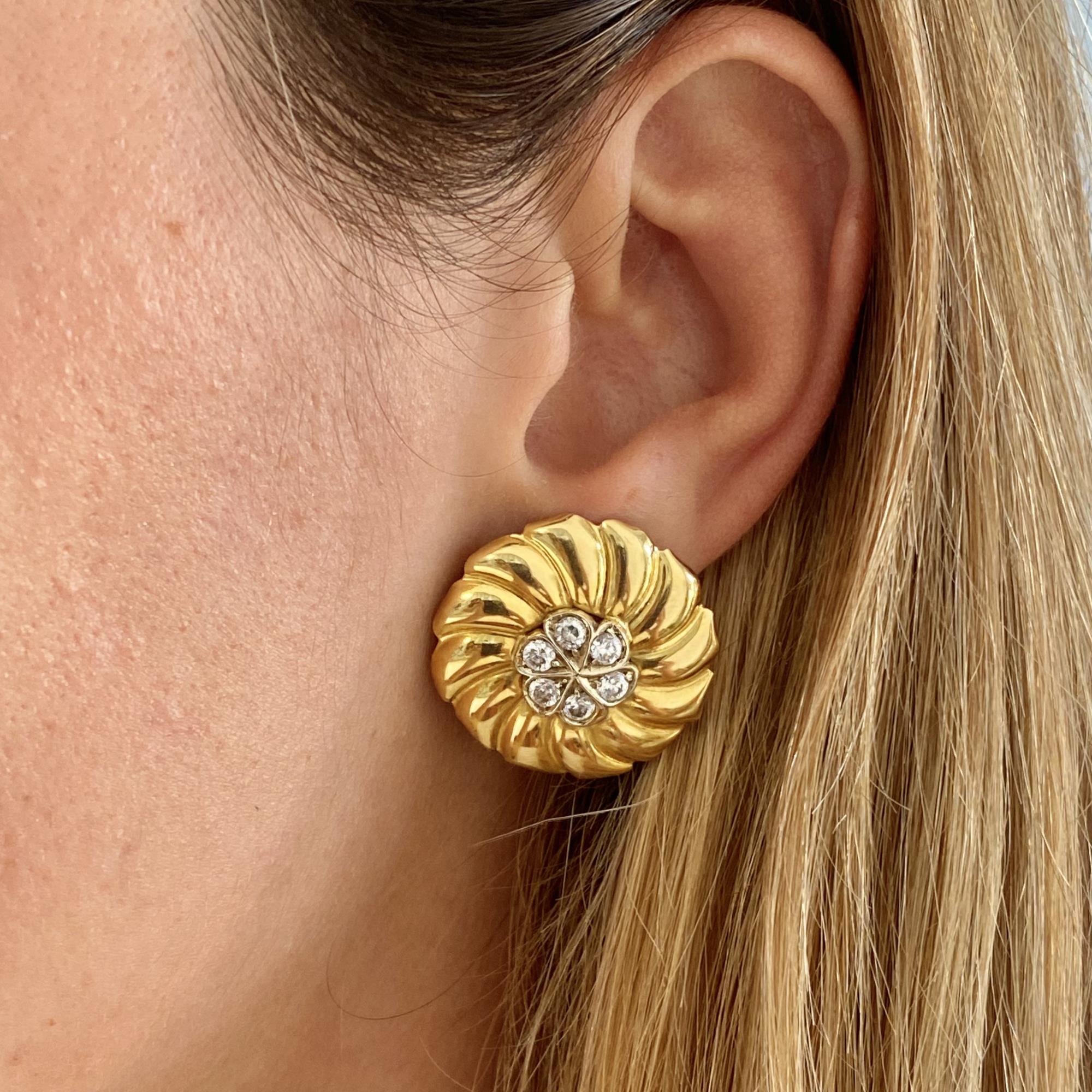 Orecchini vintage fiori in oro 18kt con zirconi di taglio brillante